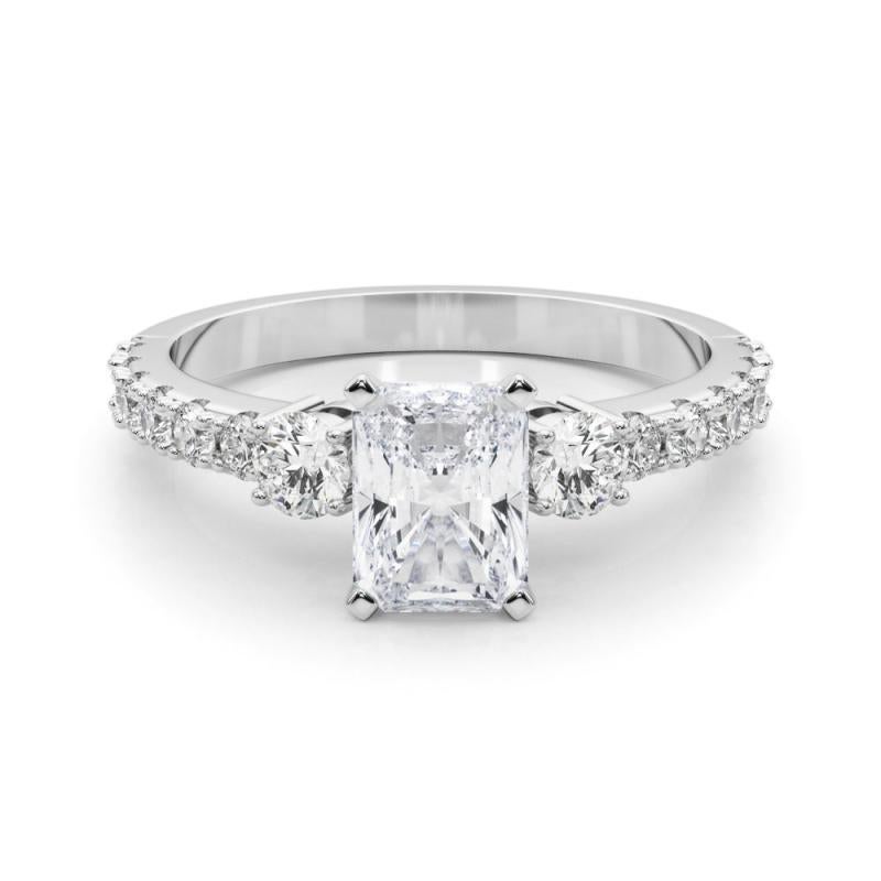 GIA 1.80ct Radiant Three-Stone with Diamond Shank 18K White Gold Diamond Ring (bague à trois pierres rayonnantes avec tige en diamant)