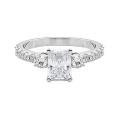 GIA 1,80ct Radiant Drei-Stein mit Diamant-Schaft 18K Weißgold Diamant-Ring