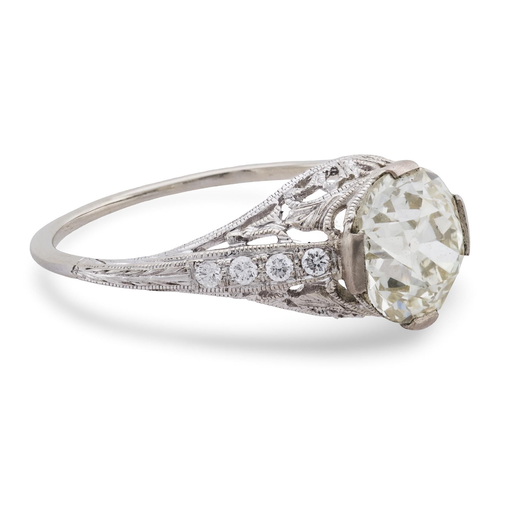 Bague de fiançailles en or blanc 14k GIA 1,82 carat diamant taille européenne ancienne Excellent état - En vente à Beverly Hills, CA