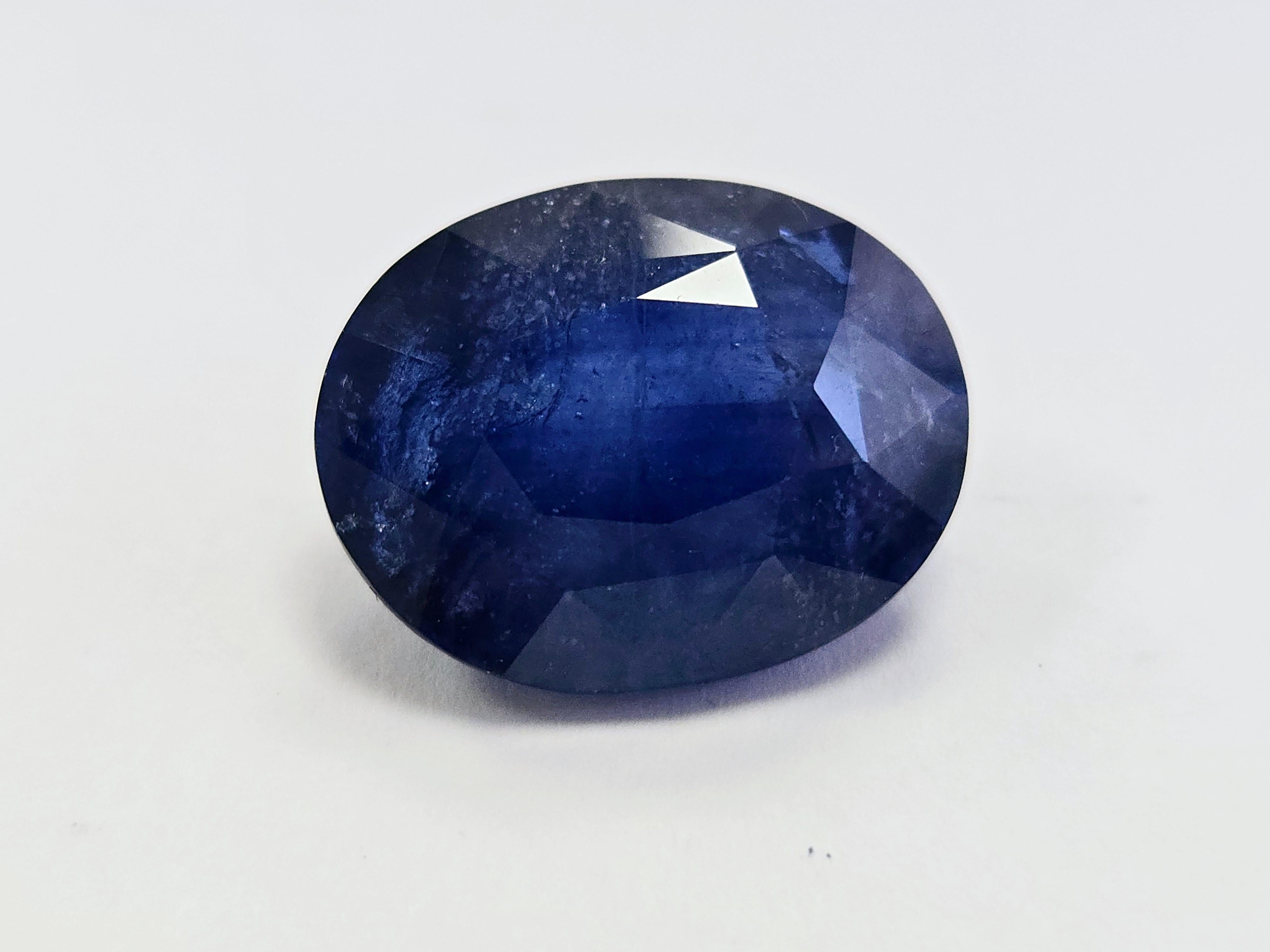 GIA 18,44 Karat Ovalform Natürlicher Blauer Saphir

Beheizt
Wunderschöne Farbe und Größe
Abmessungen: 17,92 mm x 14,15 mm x 8,74 mm
Dieser auffallend ovale blaue Saphir besticht durch seine satte, leuchtende Farbe, die die Aufmerksamkeit auf sich