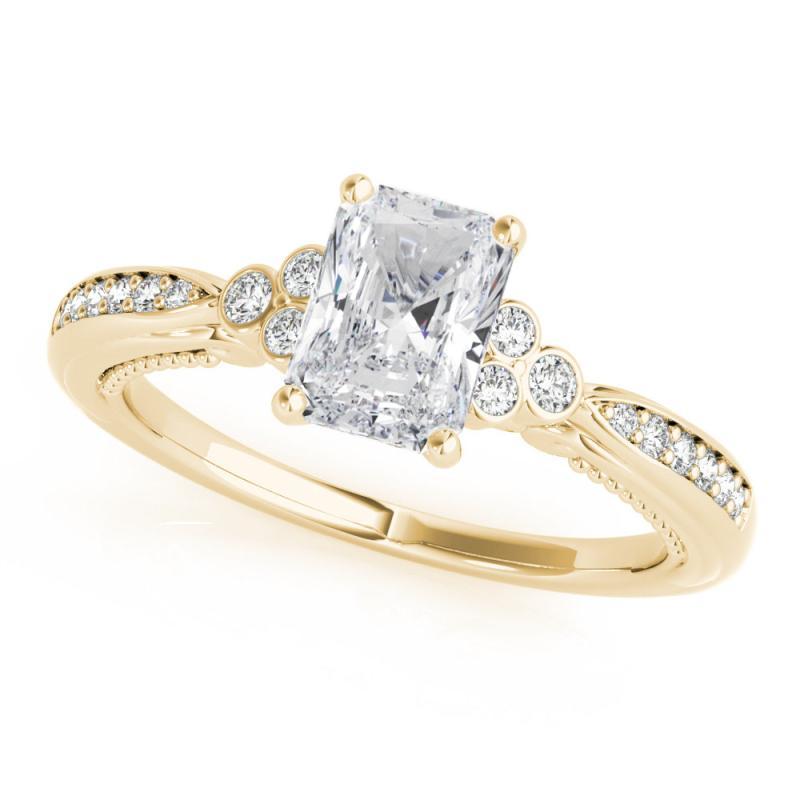 Taglio radiant GIA 1.8ct Anello di diamanti radianti con castone antico e ponte a punte in oro giallo in vendita