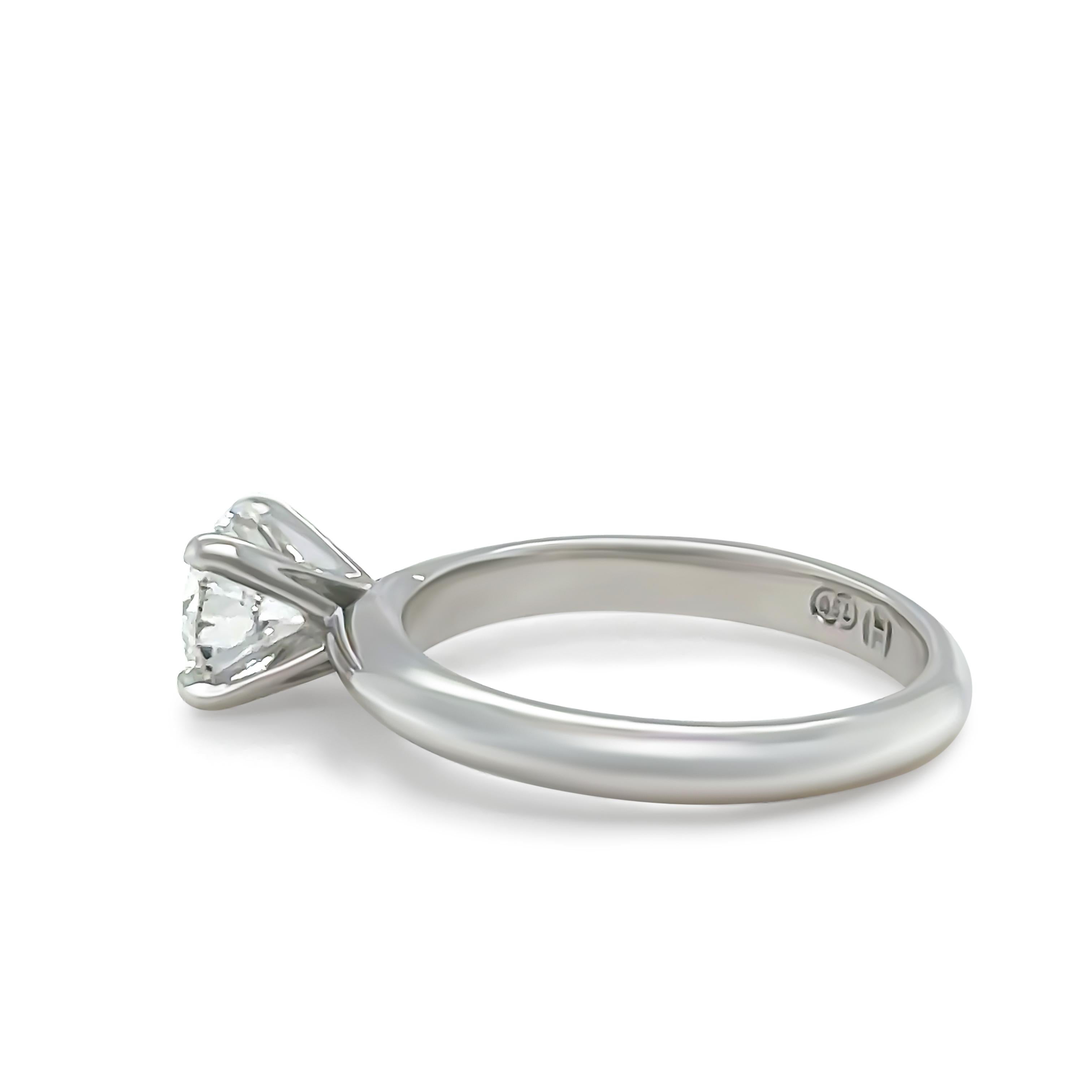 Round Cut GIA 18ct White Gold Diamond Engagement Ring 0.72ct For Sale