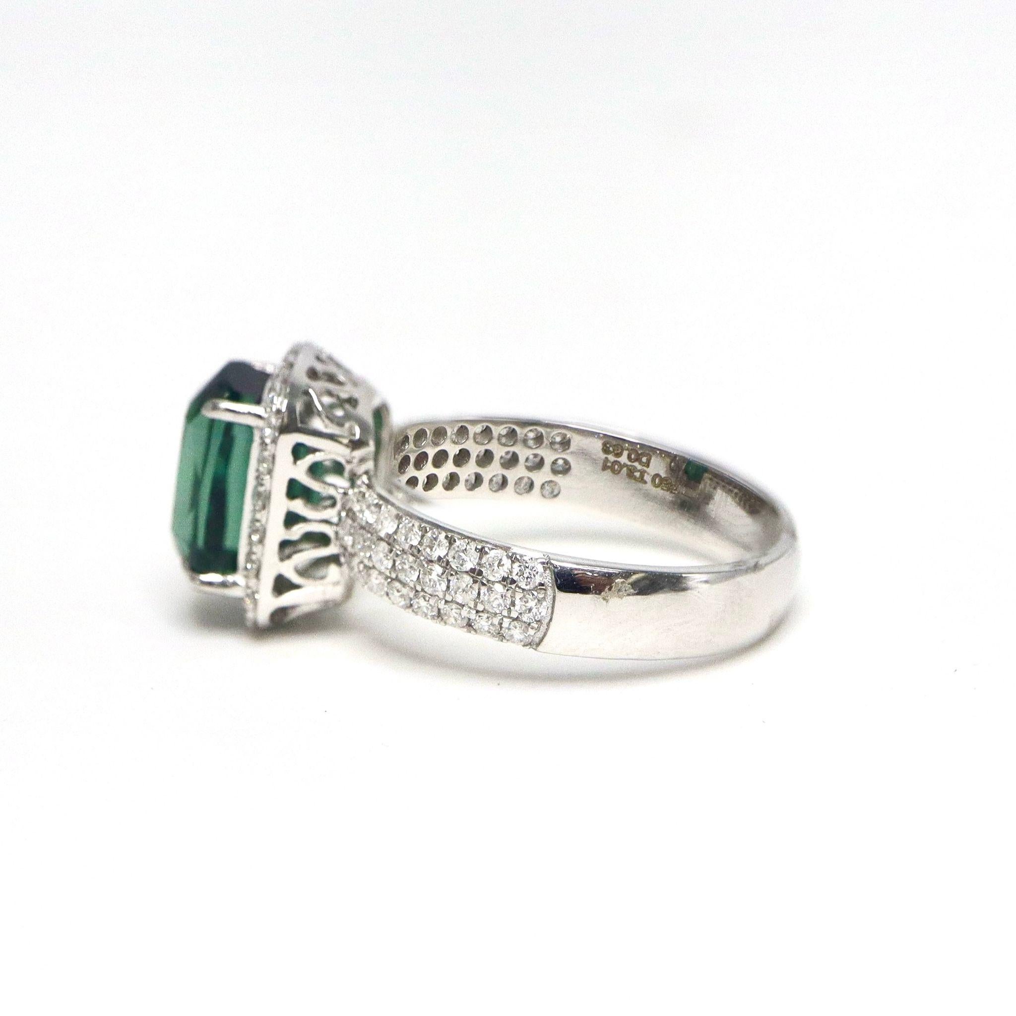 GIA 18K 3,01 ct  Turmalina natural azulada Gree Diamantes Anillo de compromiso antiguo en Nuevo estado para la venta en Kaohsiung City, TW