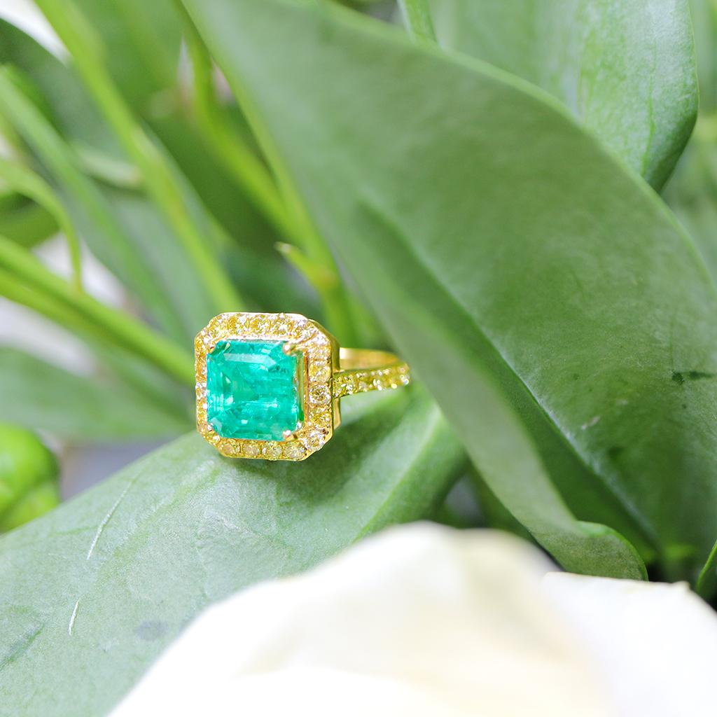 Taille émeraude *Vente* Bague de fiançailles GIA 18k 3.45 Ct Rarest No Oiled Emerald Art Deco Style en vente