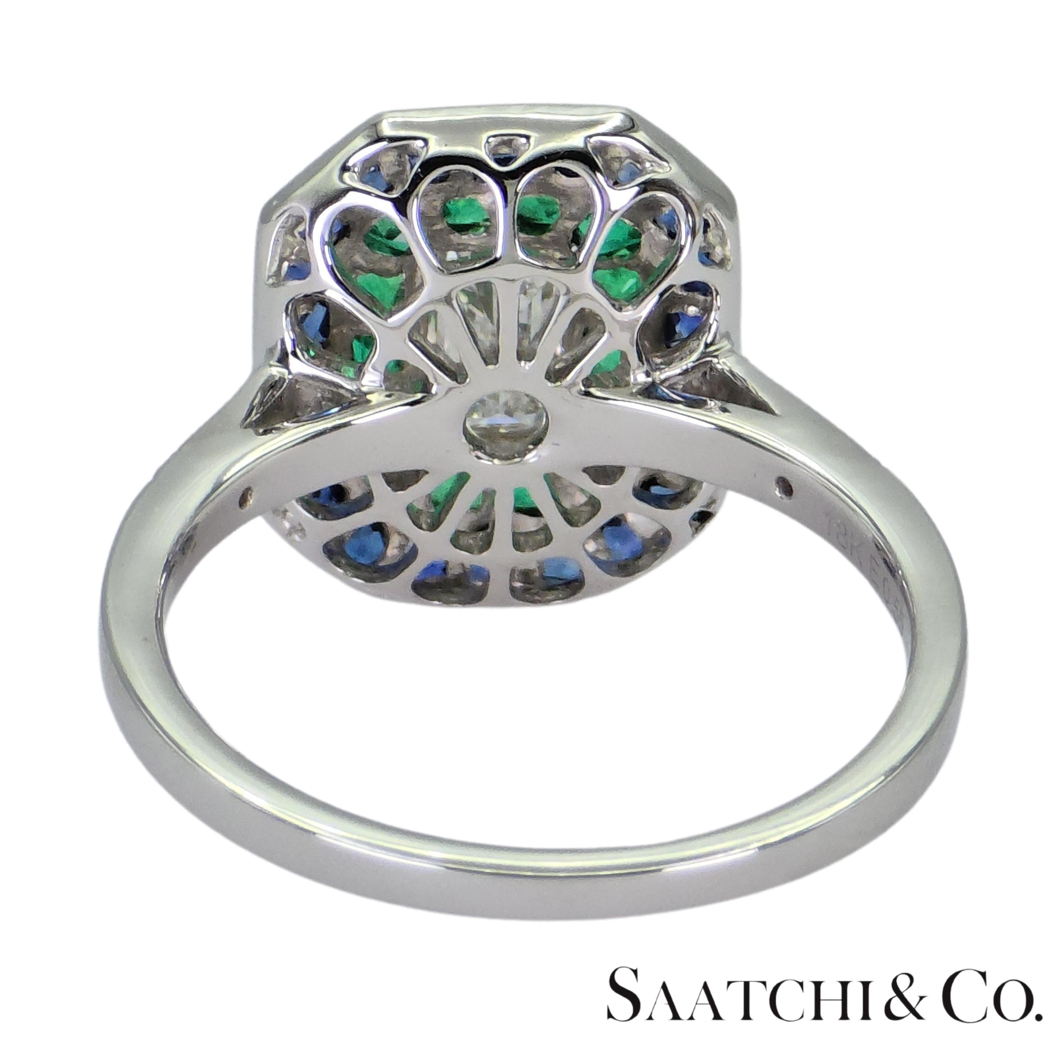 GIA - Anello con zaffiro e diamante tondo naturale VVS a forma di smeraldo 18K 750 In condizioni Nuovo in vendita a New York, NY