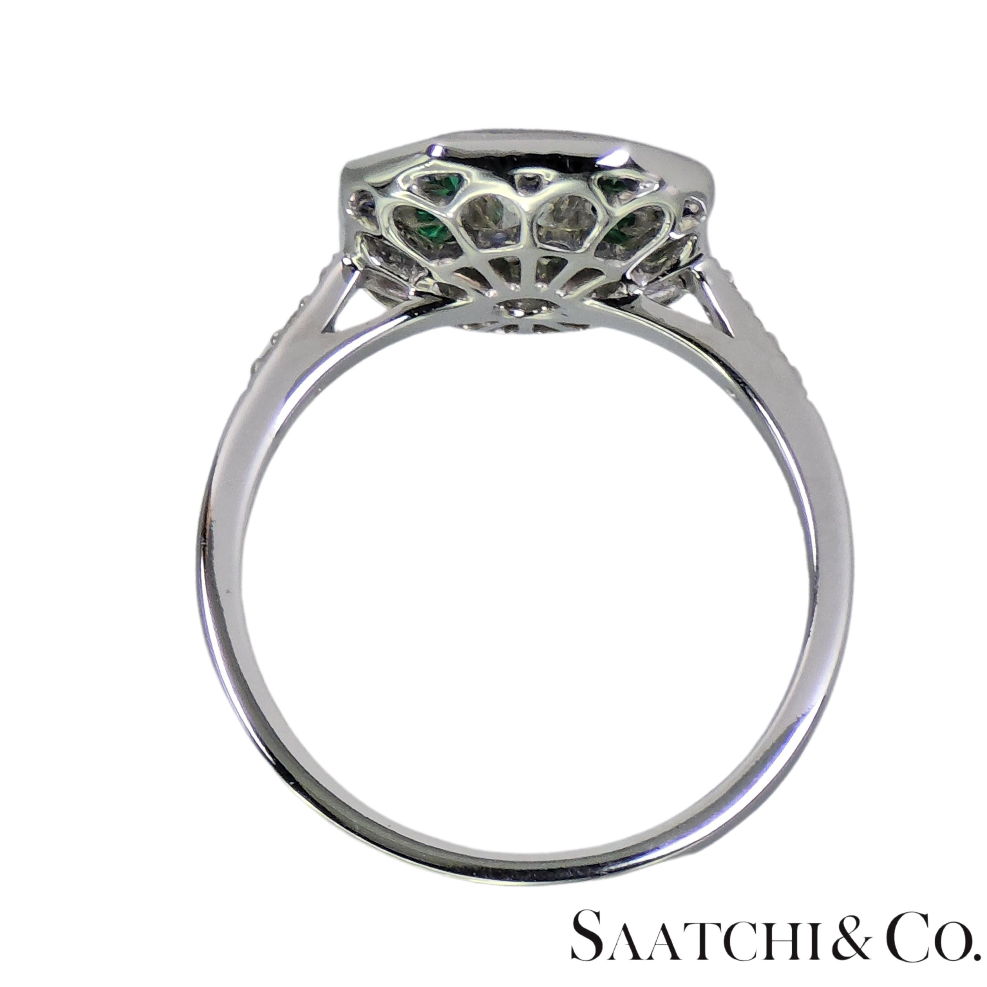Donna GIA - Anello con zaffiro e diamante tondo naturale VVS a forma di smeraldo 18K 750 in vendita