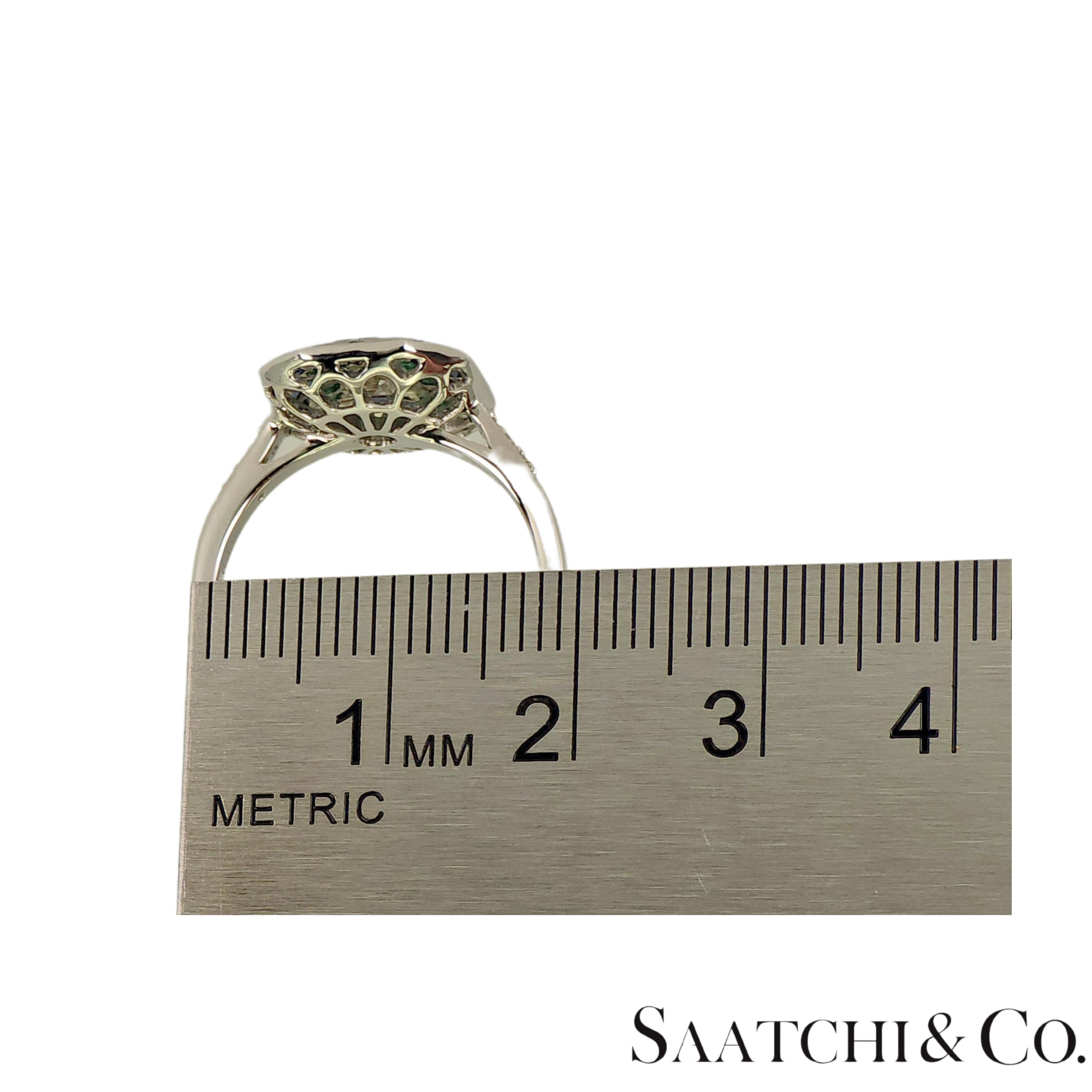 GIA - Anello con zaffiro e diamante tondo naturale VVS a forma di smeraldo 18K 750 in vendita 3
