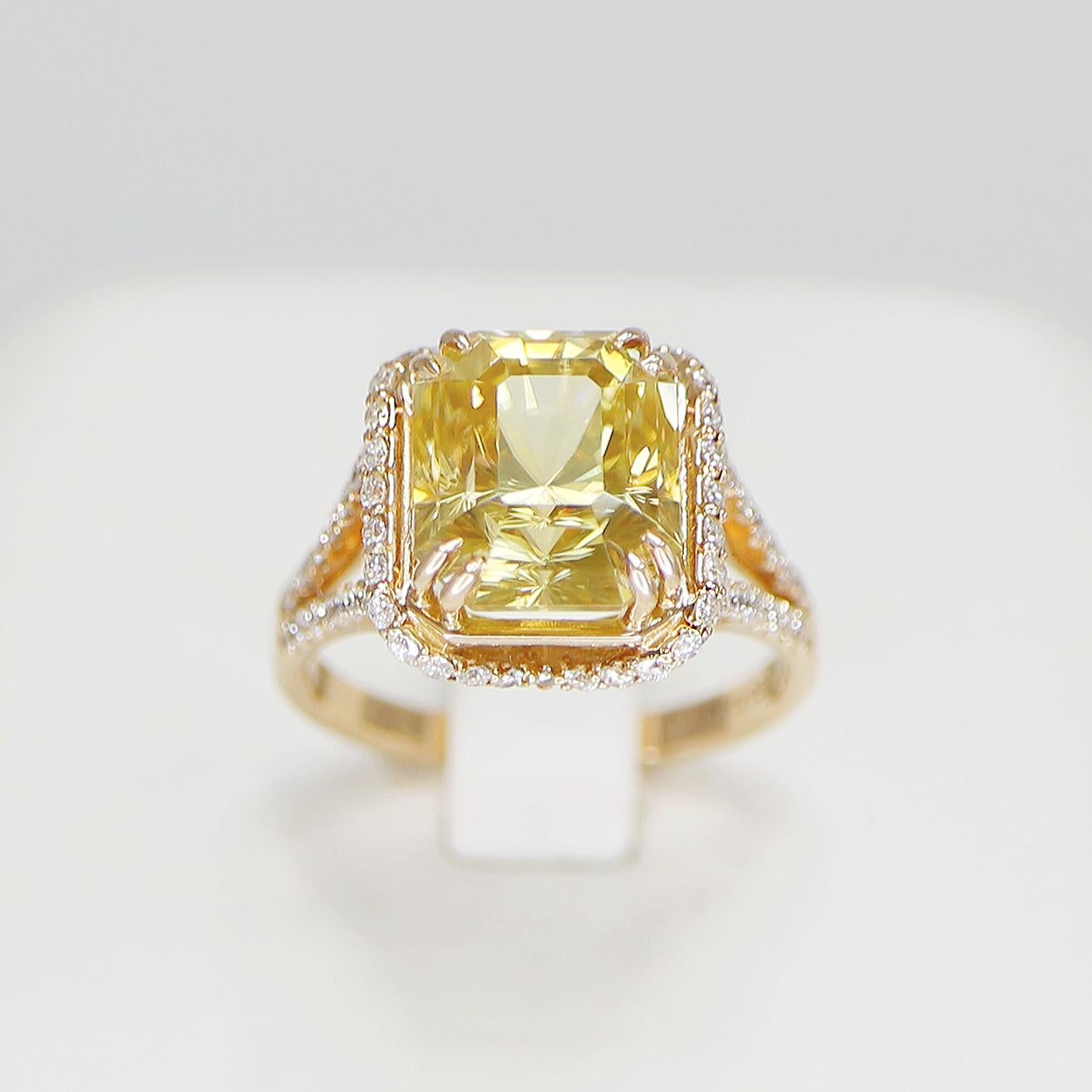 Contemporain *Sale*GIA 18k 7.67 Ct Vivid Yellow Zircon Antique Art Deco Style Engagement Ring en vente
