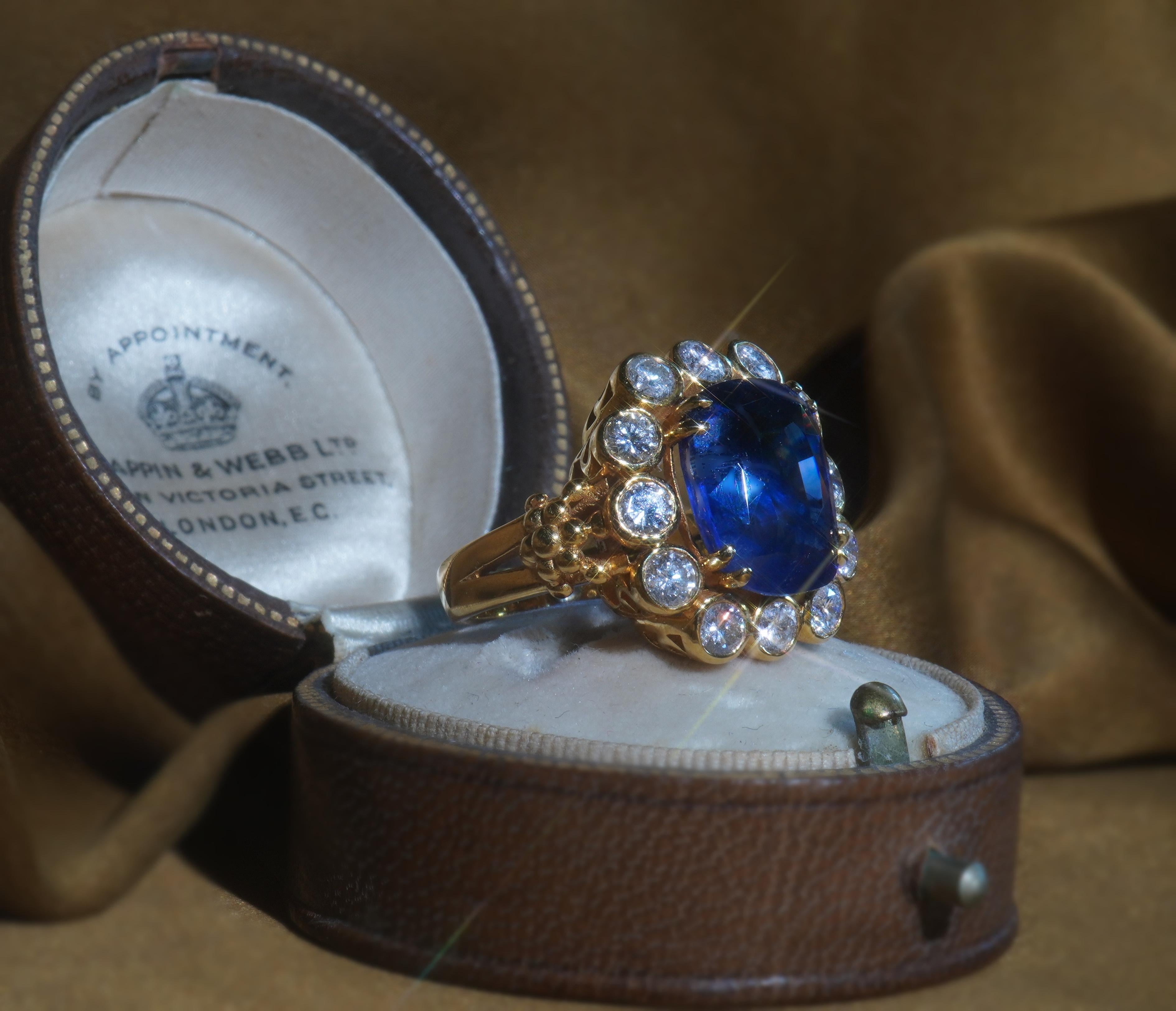 Women's or Men's GIA 18K Blue Sapphire Diamond Ring 12.04 TCW Unheated Ceylon Gold For Sale
