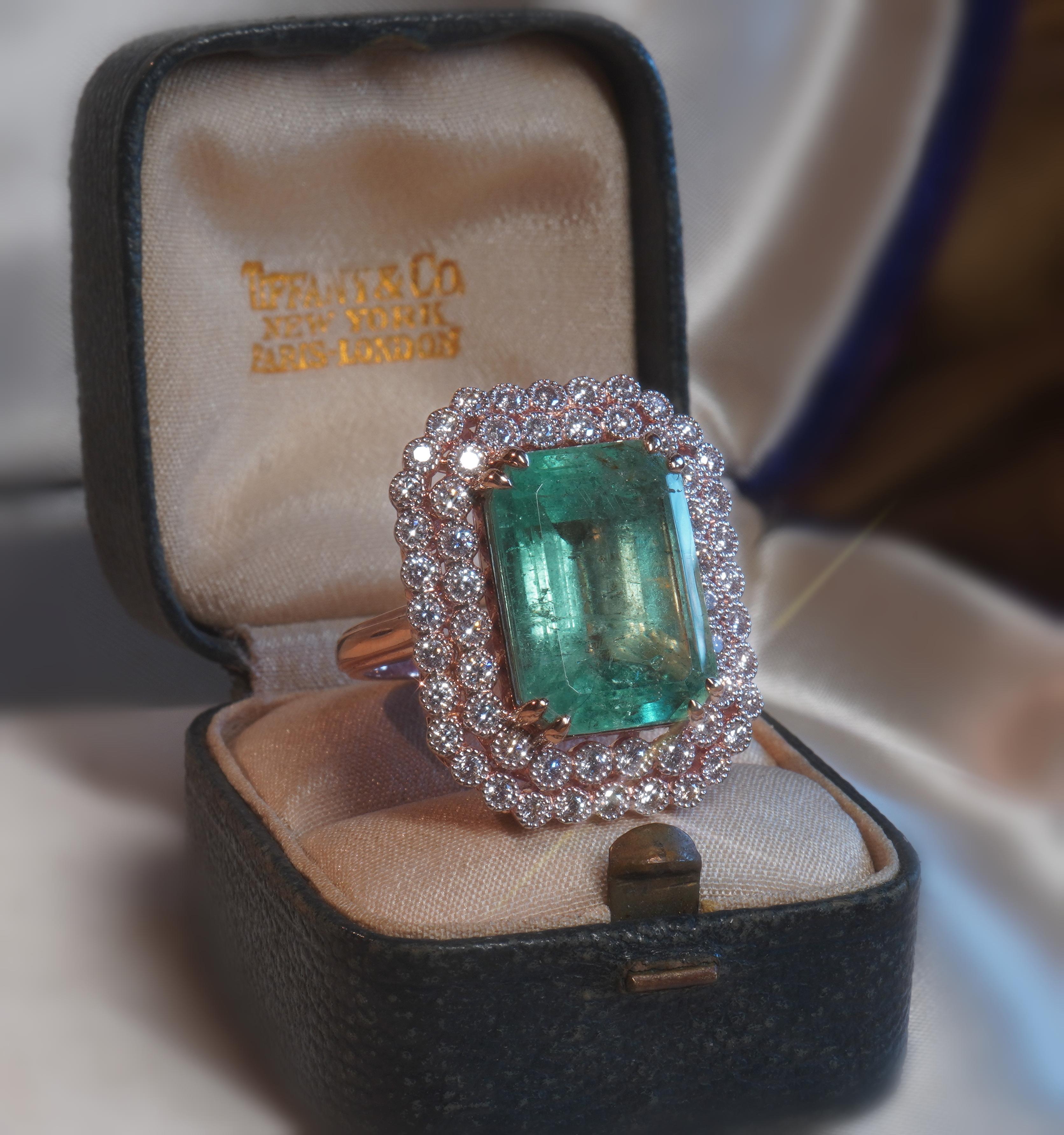 GIA 18K Tiffany & Co. Green Emerald Diamond Ring Certified Huge Gold 12.16 Cts! For Sale 1