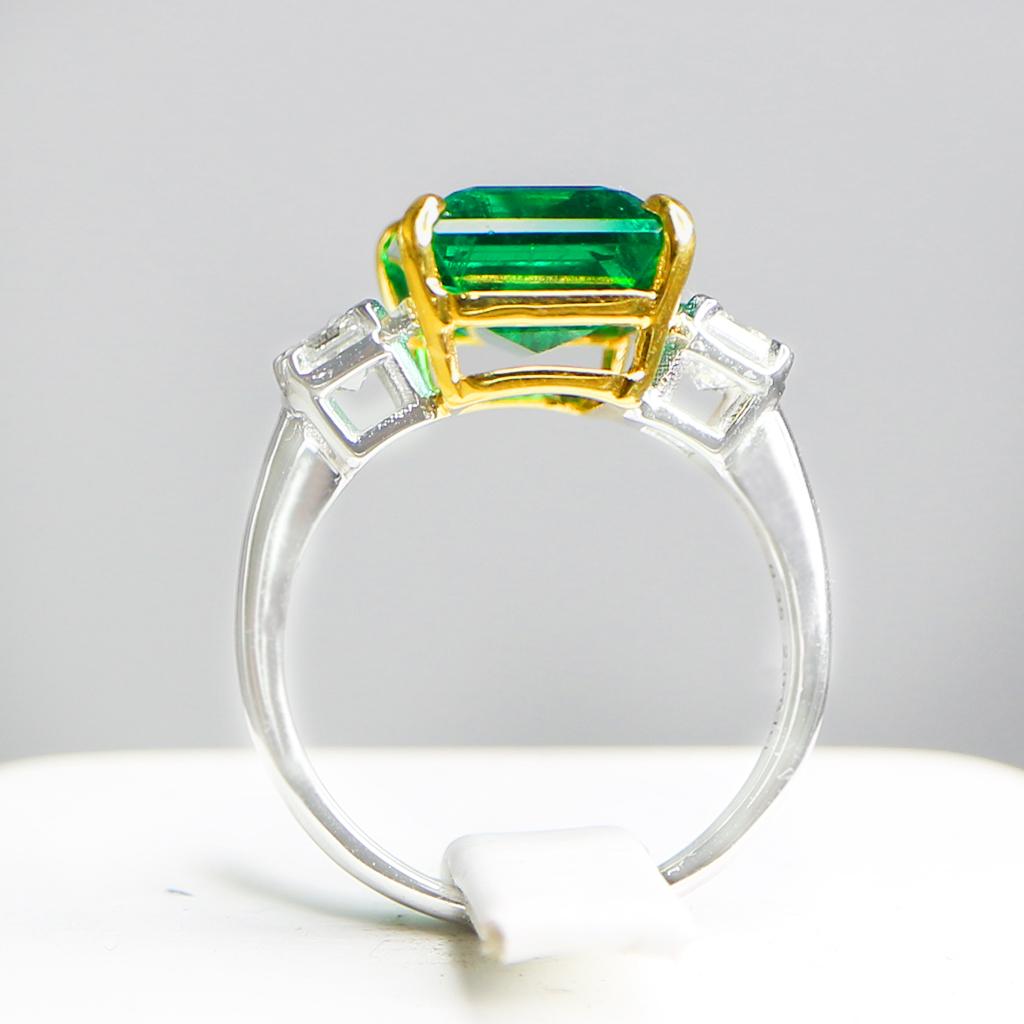 GRS&GIA 18K I IF 6.35 Carat Emerald&Diamond Antique Art Deco Engagement Ring For Sale 4