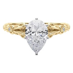 GIA 1,90ct Pear Vintage 3-Stone Heart & Vine Anello con diamanti in oro giallo 18K