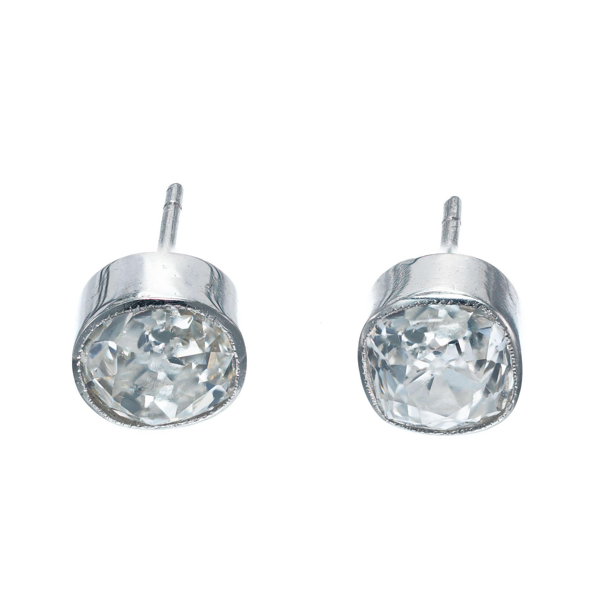 Taille vieille mine Clous d'oreilles en platine avec diamants taille brillant taille vieille mine de 1,99 carat certifiés GIA en vente