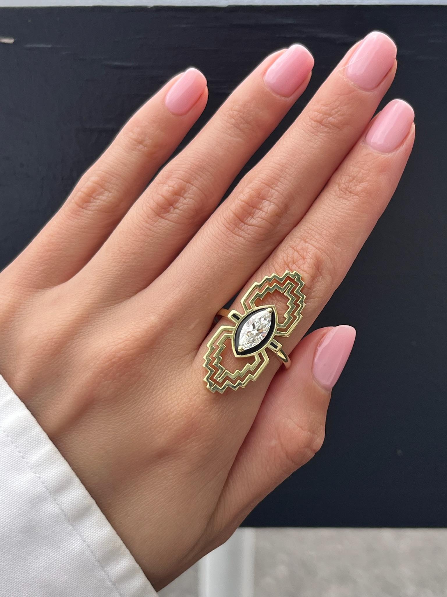 En vente :  GIA Bague ancienne en diamant taillé en marquise de 1ct avec émail noir 3