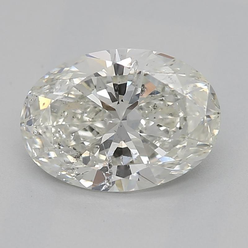 Realizzato in oro giallo, questo squisito anello con diamante sfoggia un design raffinato che affascina con la sua miscela unica di eleganza e raffinatezza. Al centro si trova un magnifico diamante ovale del peso di 1, classificato J e SI2, che