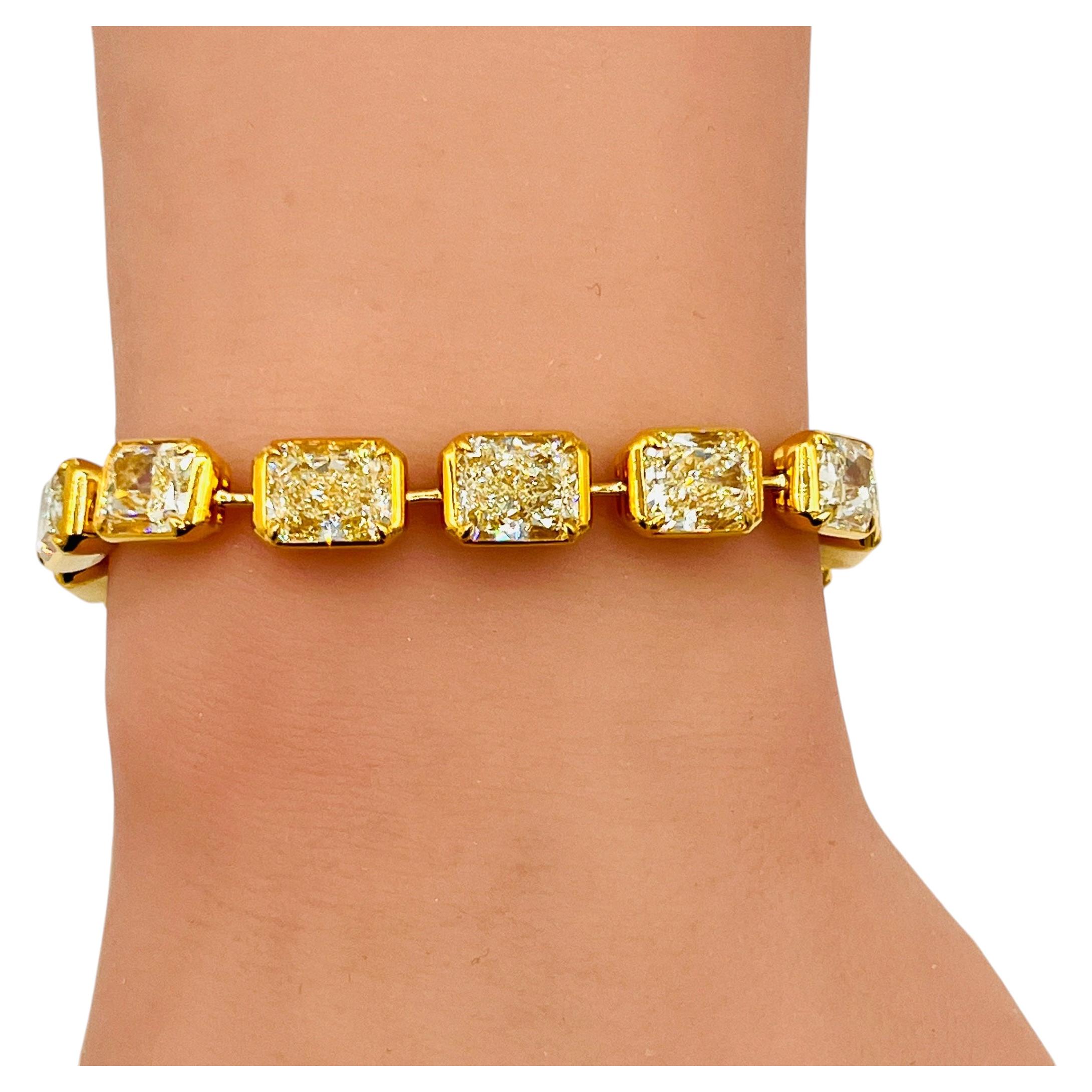 GIA 2 carati ciascuno di diamante giallo radiante East West Bracciale in oro giallo 18 carati
