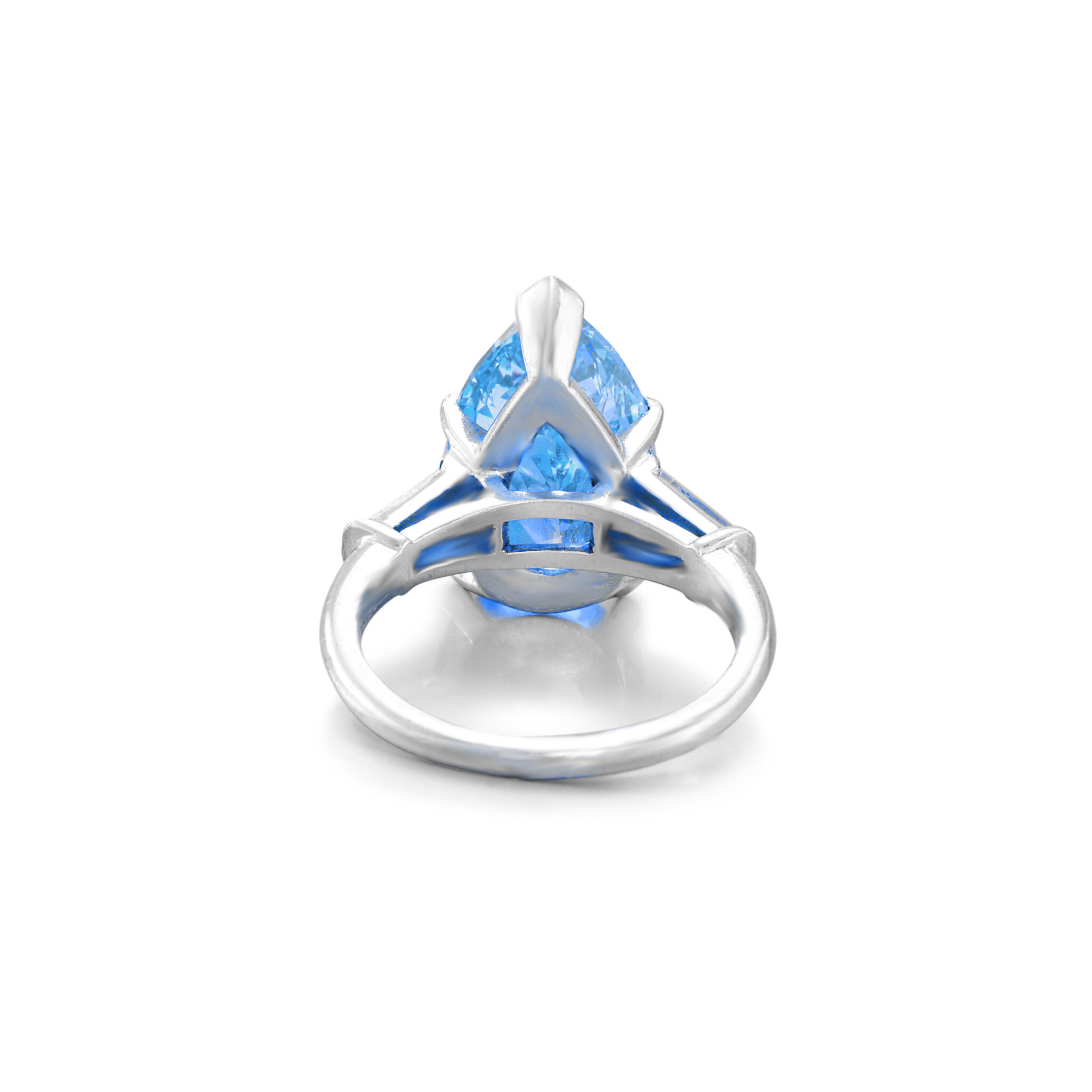 Squisito anello con diamante a forma di pera da 2 carati Fancy Vivid Blue
Certificato da GIA, questo straordinario diamante Fancy Vivid Blue da 2,00 carati con taglio a pera vanta una purezza VVS1, una combinazione eccezionalmente rara di colore e