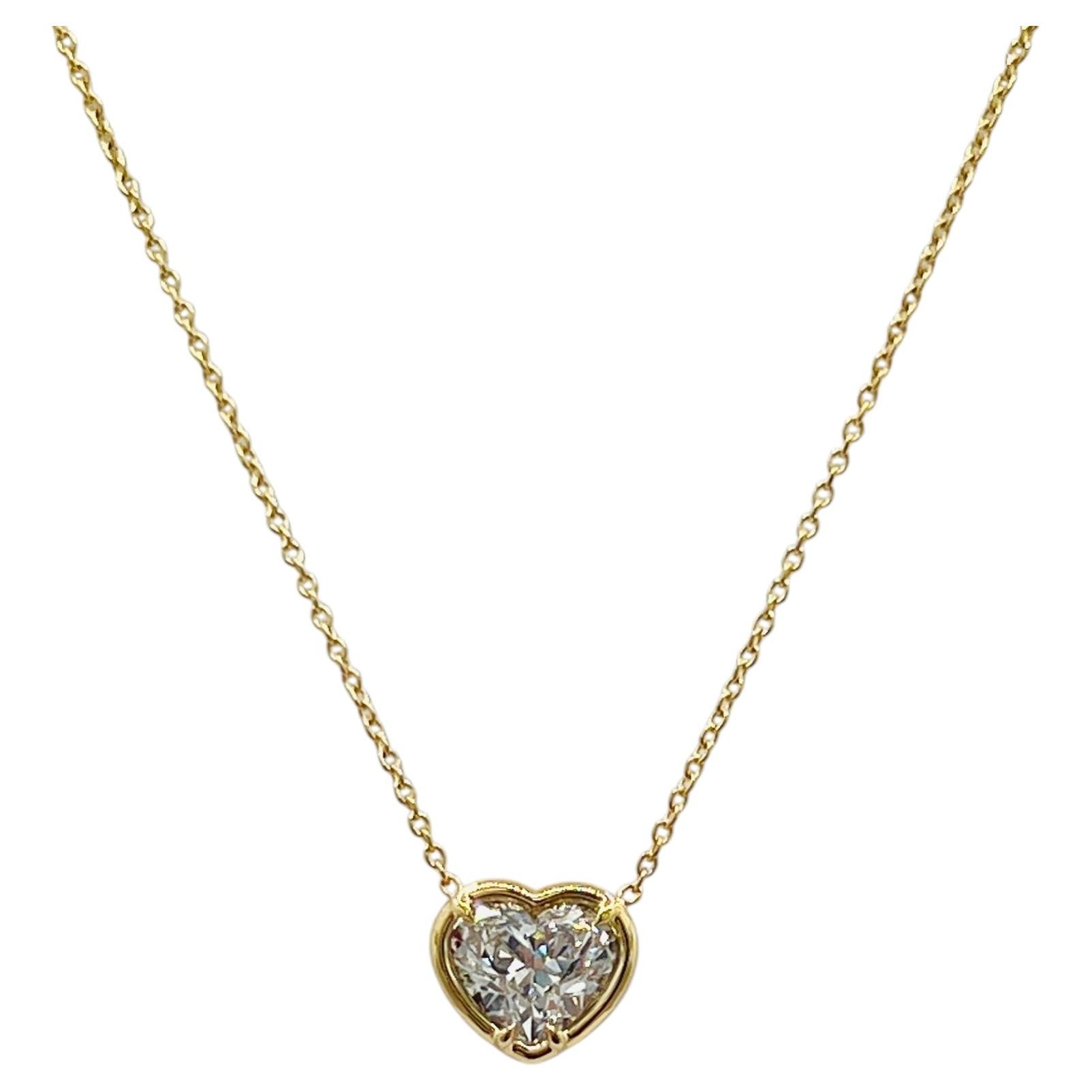 Collar con colgante de diamante en forma de corazón de 2 quilates con engaste tipo bisel, certificado por el GIA, en oro amarillo de 18 quilates