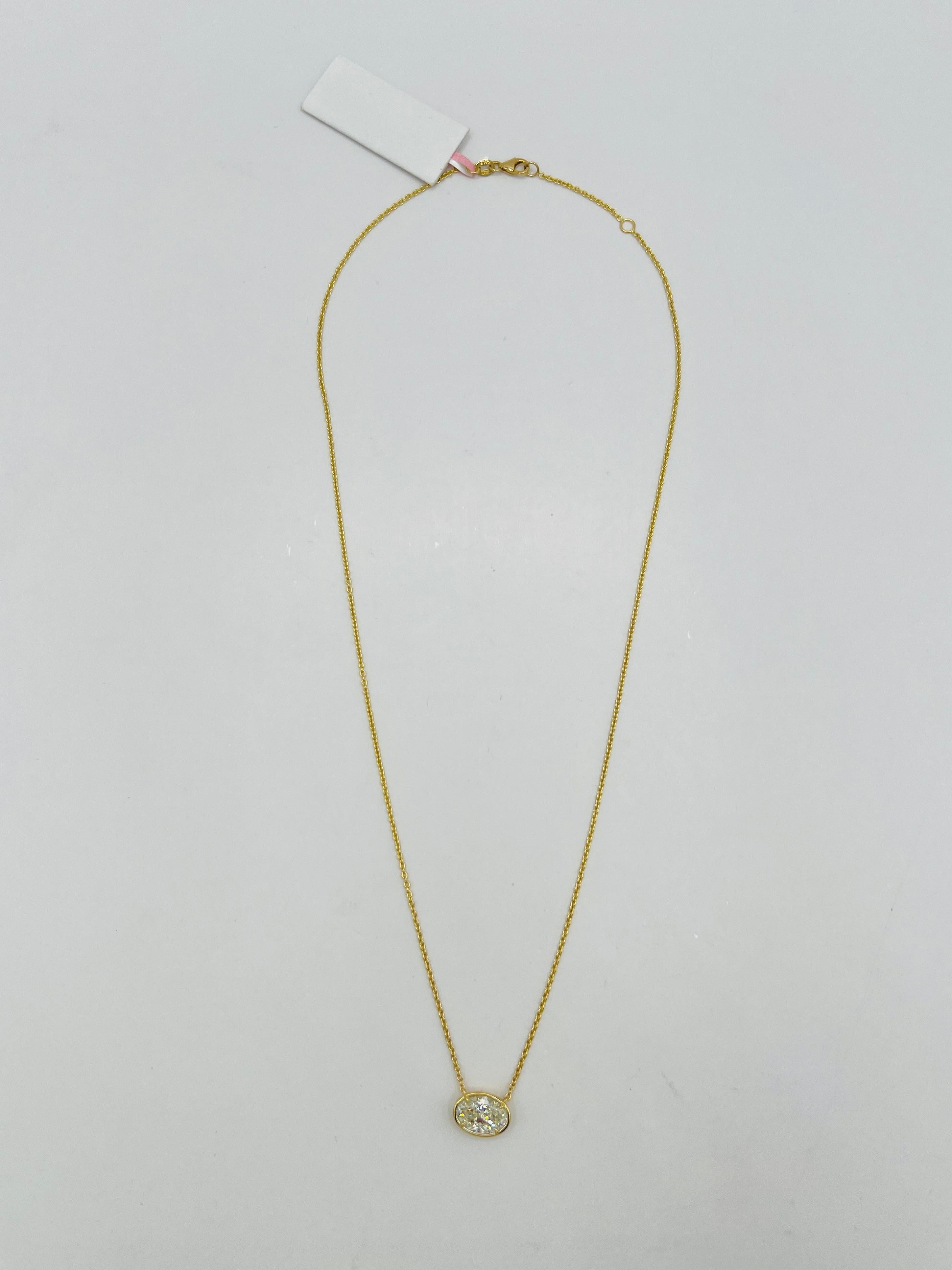 GIA 2 Karat Oval Weißer Diamant-Lünette-Anhänger-Halskette aus 18 Karat Gelbgold 1