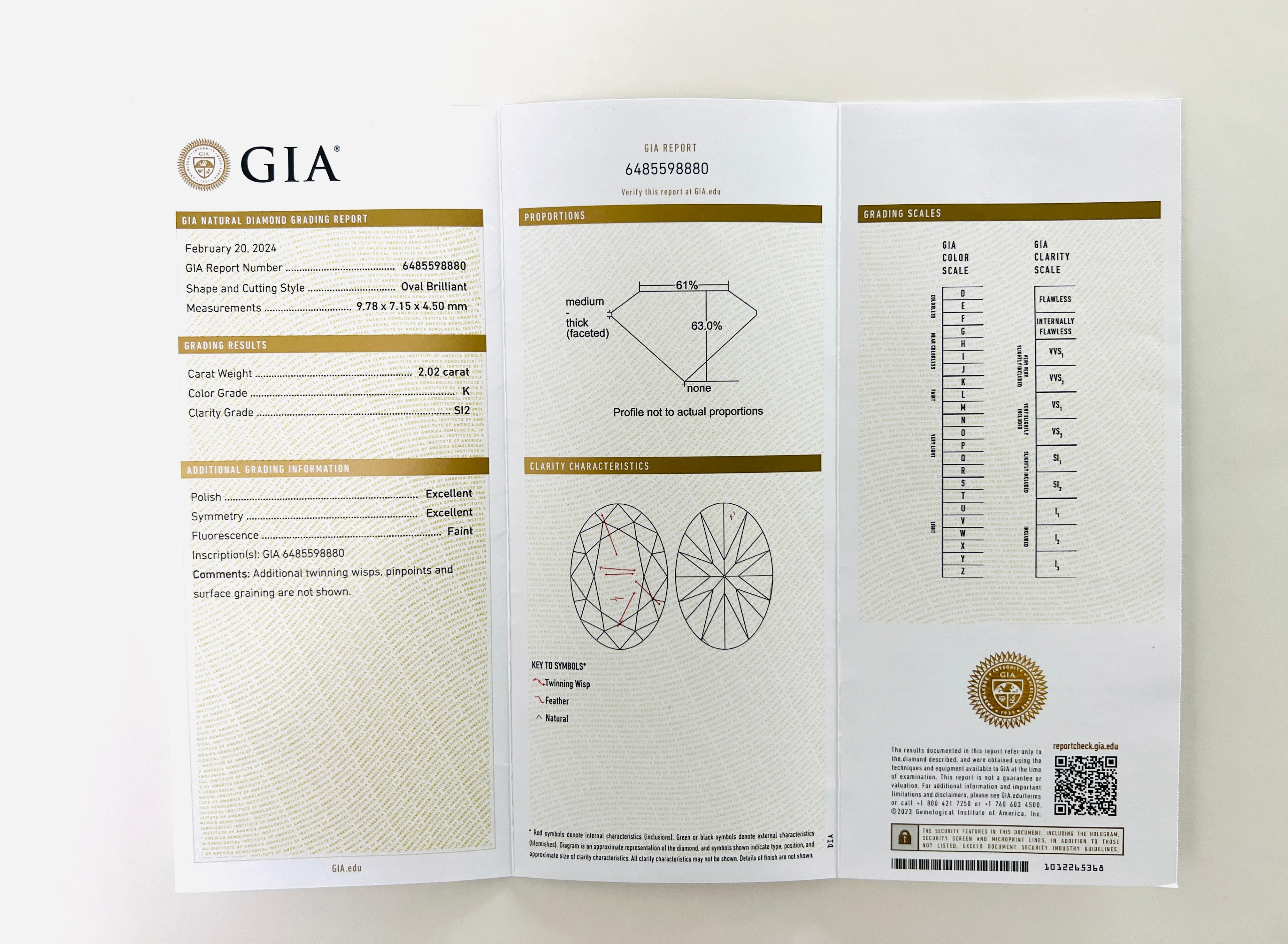 GIA 2 Karat Oval Weißer Diamant-Lünette-Anhänger-Halskette aus 18 Karat Gelbgold 3