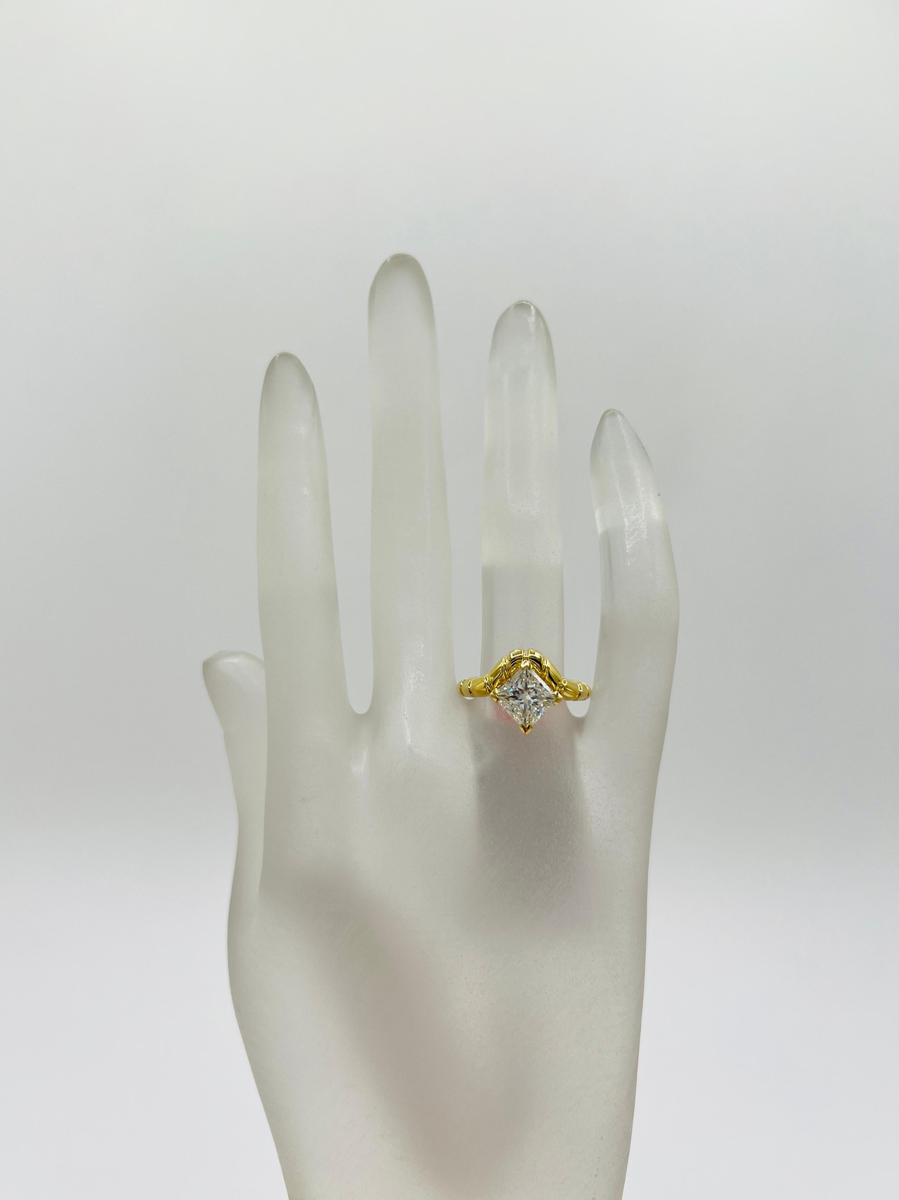 GIA Anillo de diamantes blancos talla princesa de 2 quilates en oro amarillo de 18 quilates Corte princesa en venta