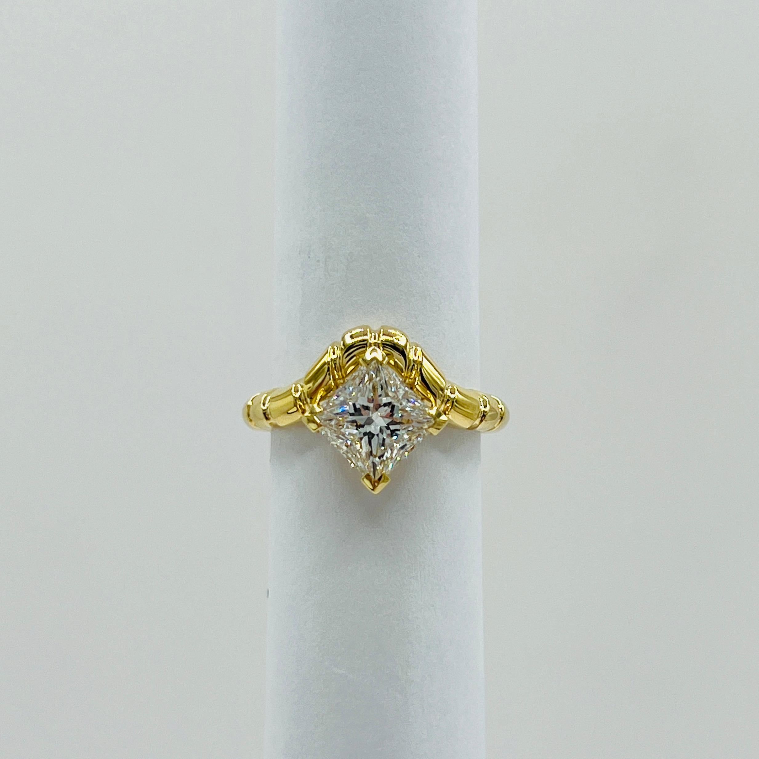 Femenino o masculino GIA Anillo de diamantes blancos talla princesa de 2 quilates en oro amarillo de 18 quilates en venta