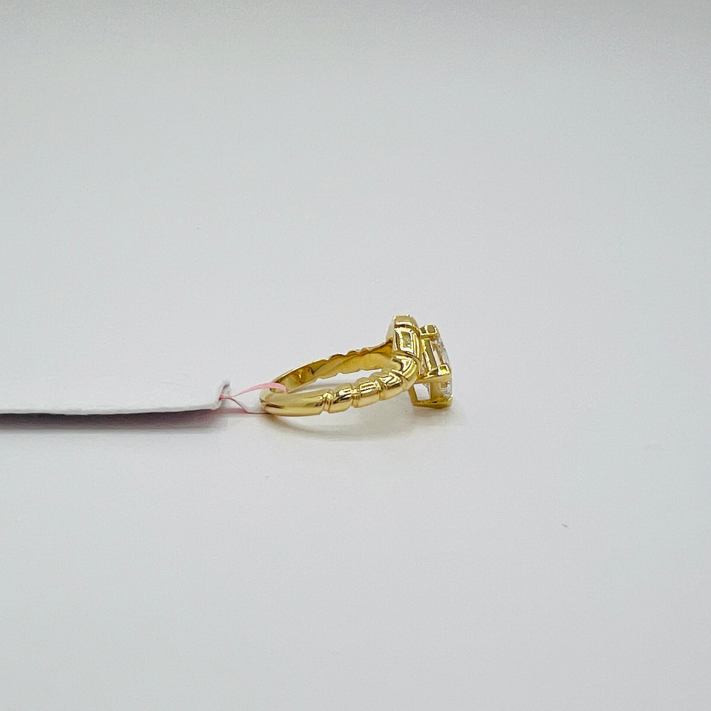 GIA Anillo de diamantes blancos talla princesa de 2 quilates en oro amarillo de 18 quilates en venta 1