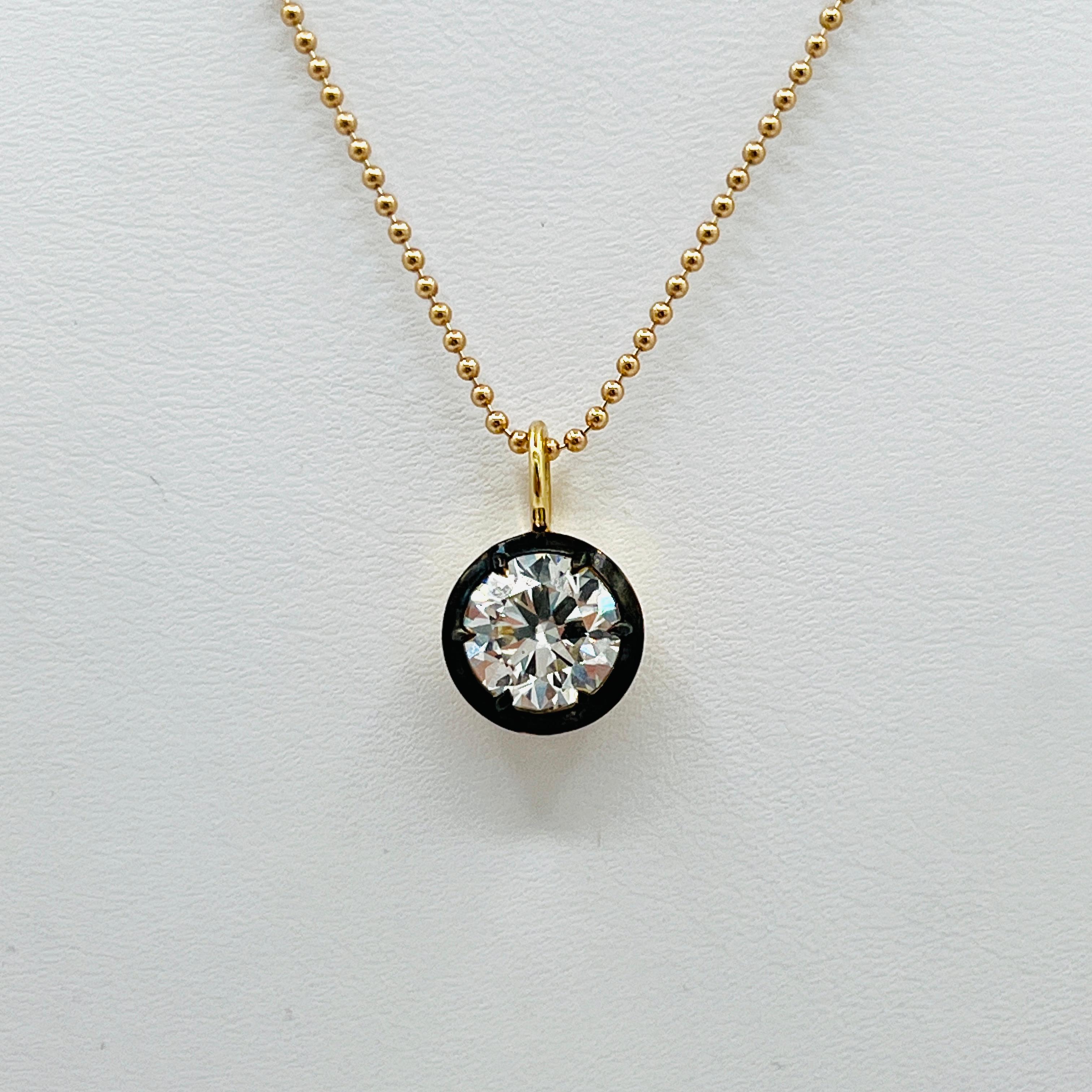 da uomo o donna GIA Collana con diamante bianco rotondo da 2 carati in rodio nero e oro giallo 18 carati in vendita