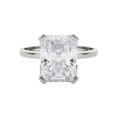GIA 2.00 Carat Radiant Solitaire Basket 4-Prong  Bague en diamant