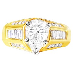 *Bague de fiançailles en or 18 carats avec un diamant de 2,00 CT (GIA).