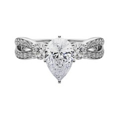 GIA 2,00ct Pear Three-Stone Split Shank Pave  Anello con diamante