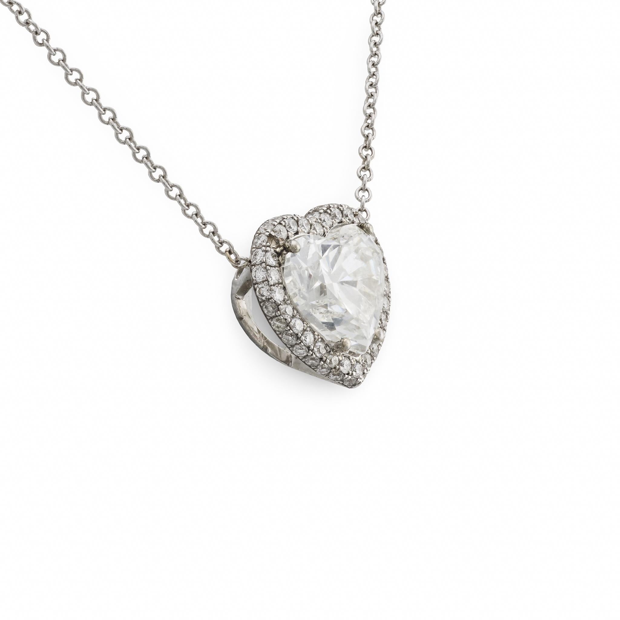 Taille cœur GIA Collier en or blanc 18 carats avec diamant en forme de cœur de 2,01 carats en vente