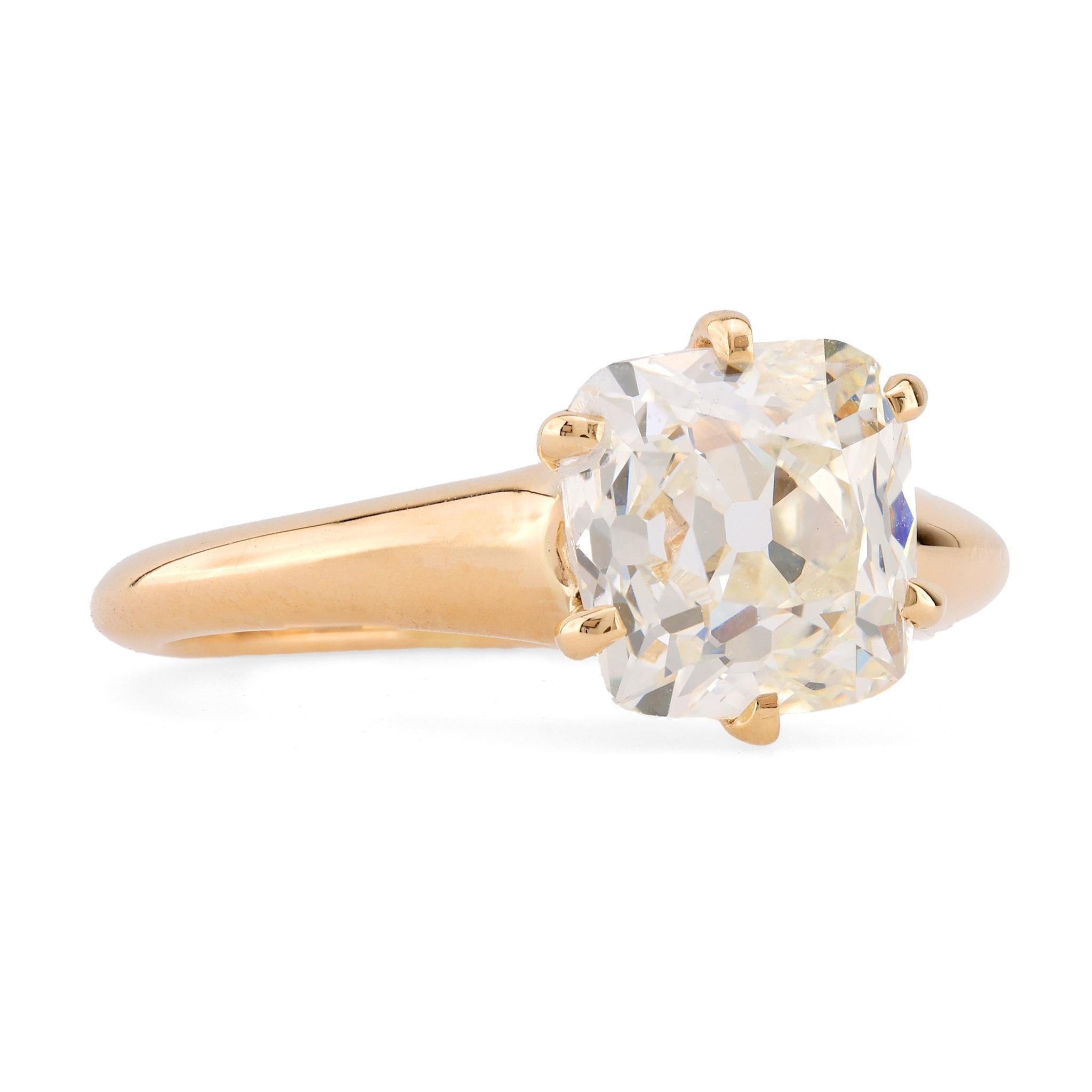 Verlobungsring aus 14 Karat Gelbgold mit GIA 2,01 Karat Diamant im alten Minenschliff (Viktorianisch)