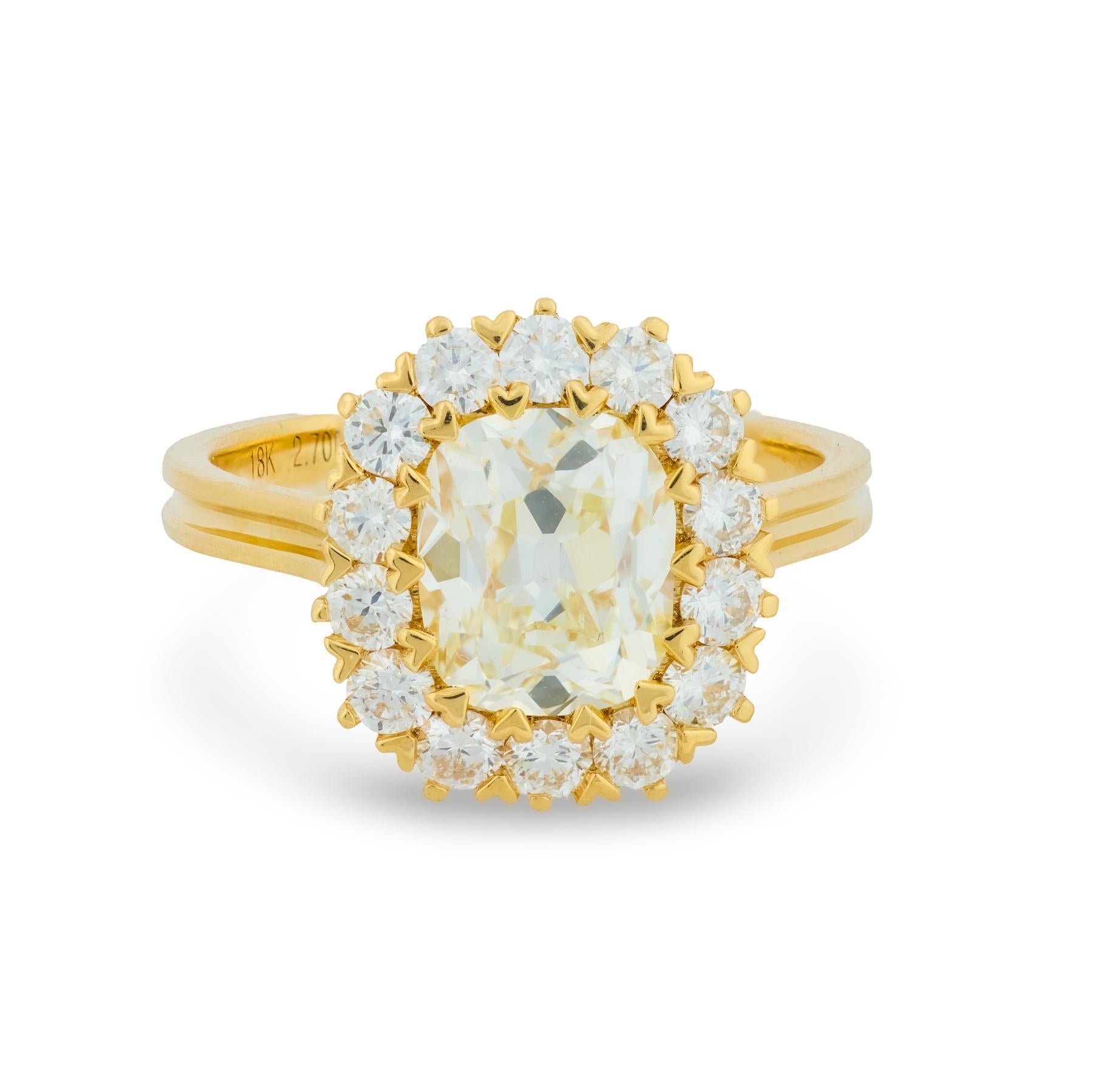 GIA 2,01 quilates de diamante talla mina antigua Anillo de compromiso de oro amarillo de 18 quilates Moderno en venta