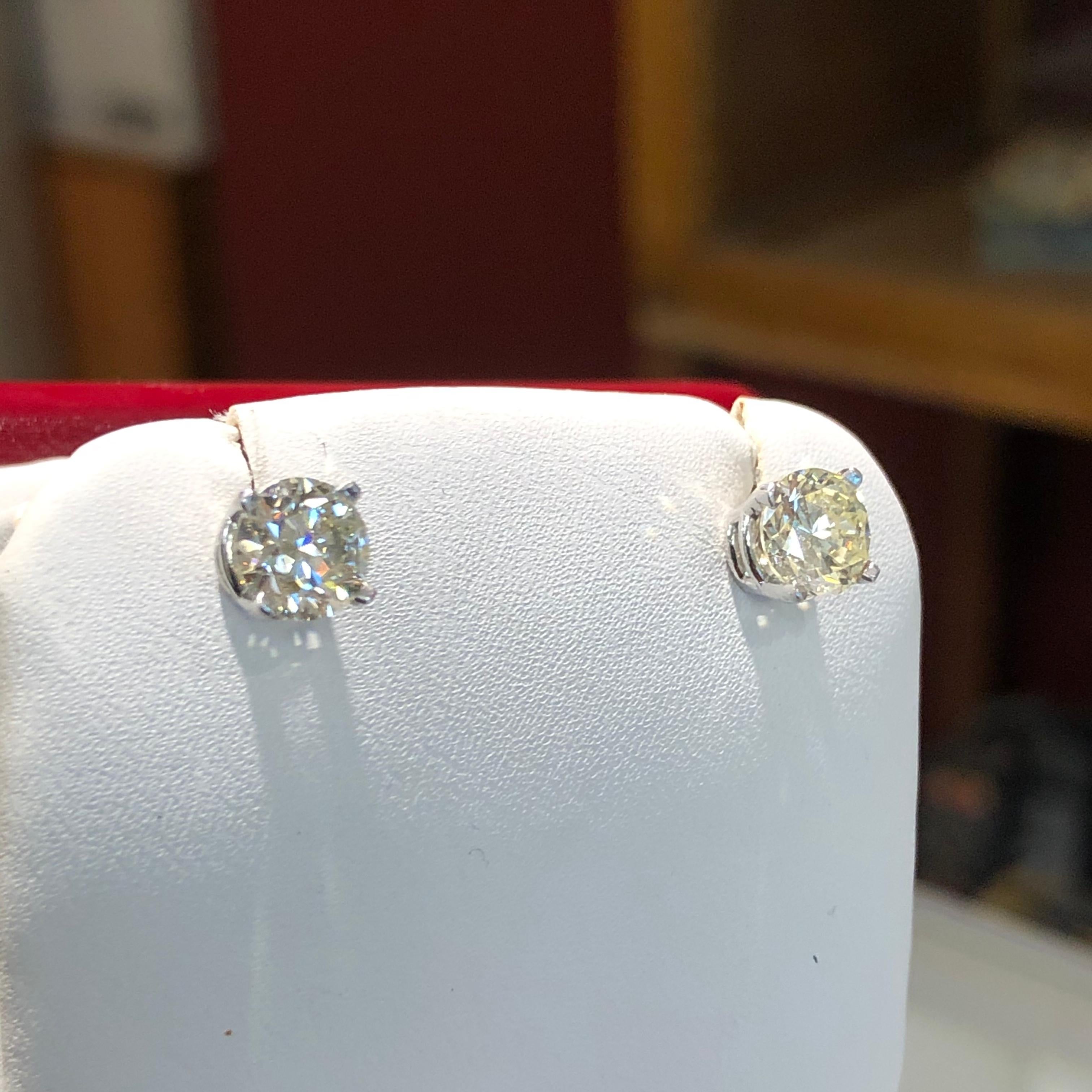 Art Deco GIA 2.01 Carat Round Brilliant Cut Diamond Stud Earrings For Sale