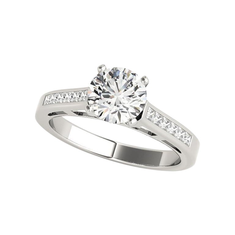 GIA 2.01 Carat Round & Princess Channel Solitaire  Bague en diamant en vente