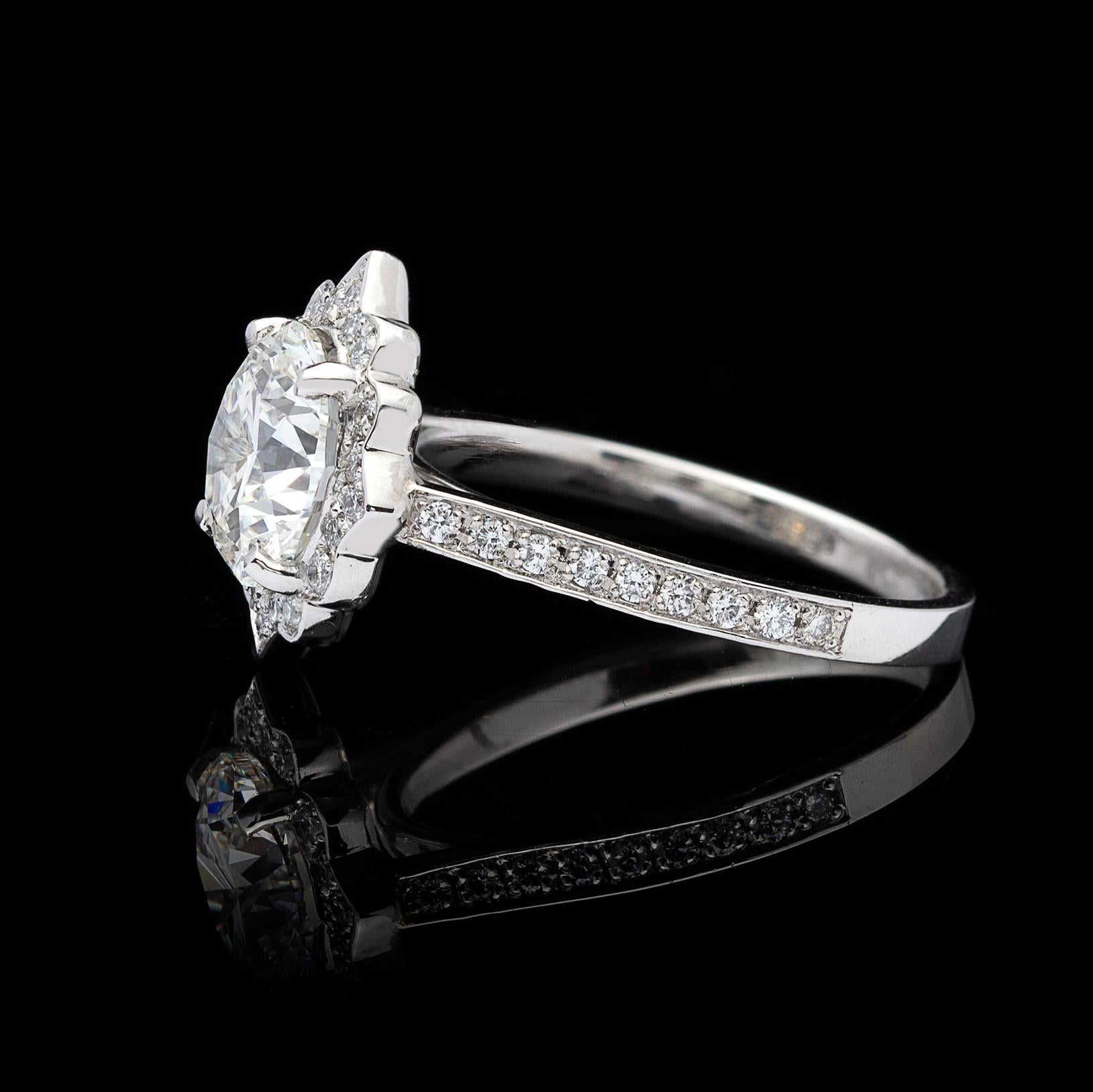 Round Cut  GIA 2.01 Carat H/VS1 Diamond Platinum Engagement Ring