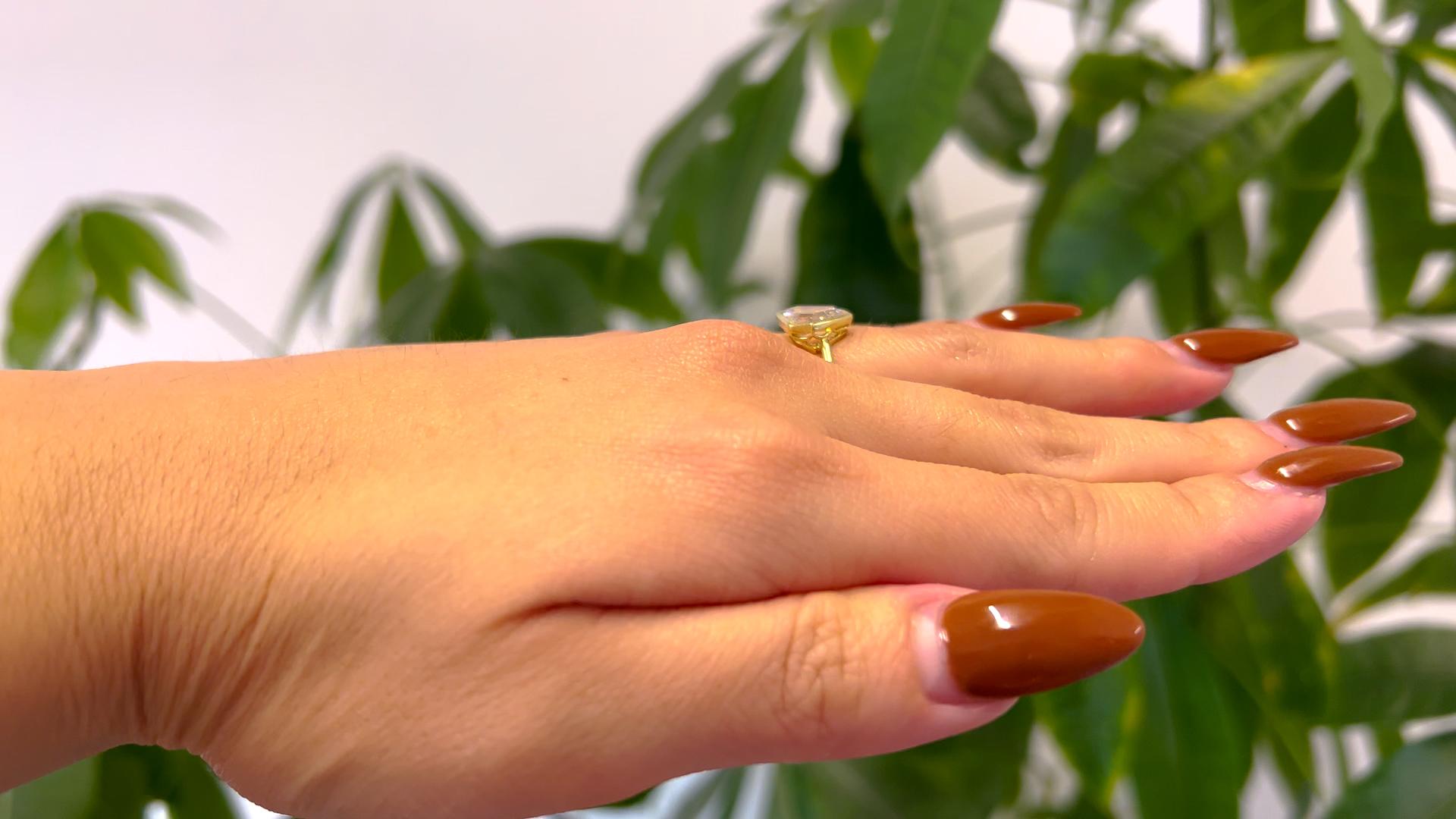 GIA 2,01 Portraitschliff Diamant 18k Gelbgold Solitär-Ring im Zustand „Hervorragend“ in Beverly Hills, CA