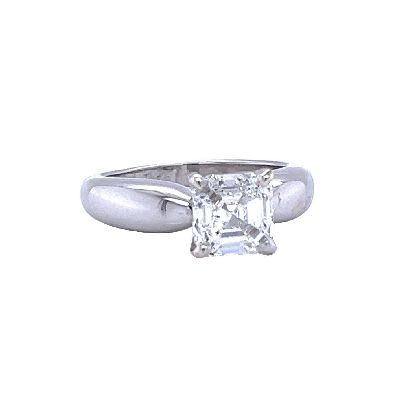 Flawless GIA Certified 2.01 Carat Asscher Cut Diamond Ring 18 Karat White Gold For Sale 2