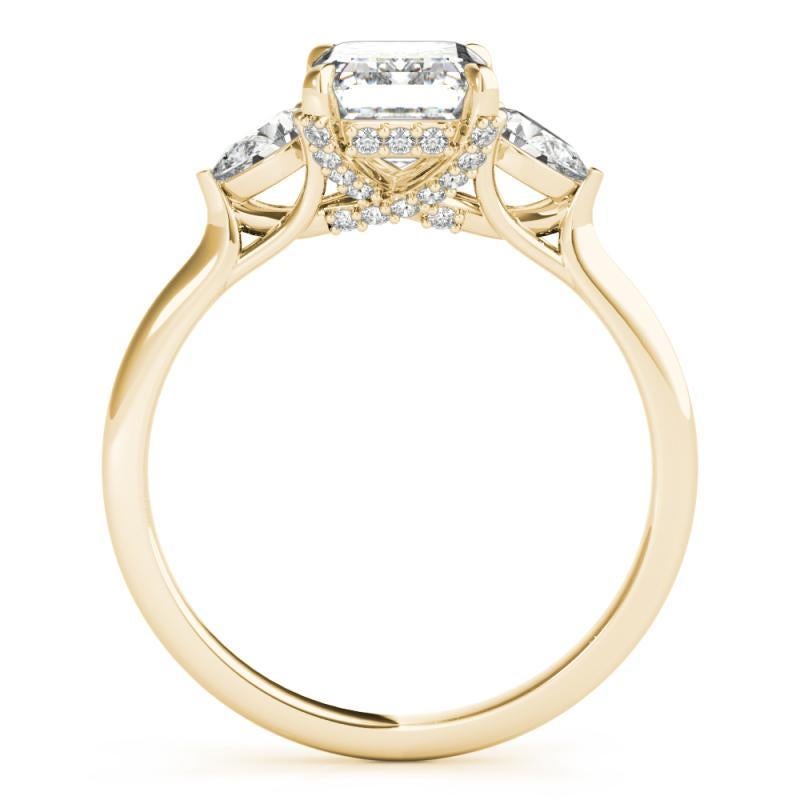 GIA 2.01ct Esmeralda Tres Piedras Galería Decorada Anillo de Diamantes de Oro Amarillo de 18K en Nuevo estado para la venta en New York, NY