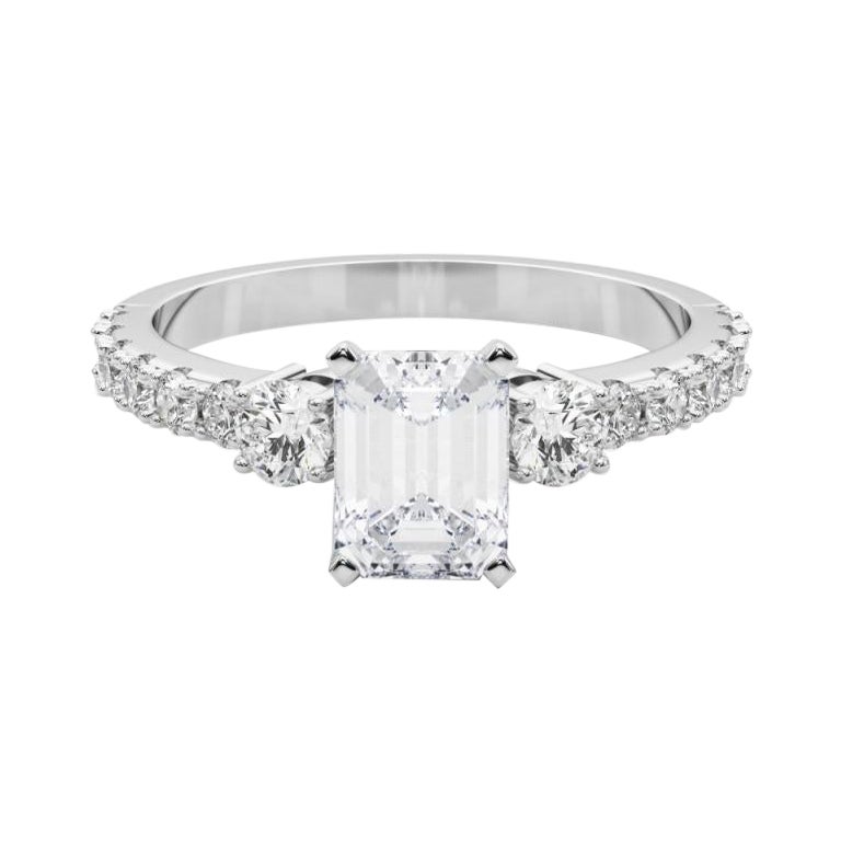 GIA 2.01ct Emerald Three-Stone with Diamond Shank (Émeraude à trois pierres avec tige en diamant)  Bague en diamant