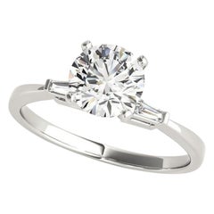 GIA Anello con diamanti tondi a 3 pietre solitarie e baguette in oro bianco 18 carati da 2,01 ct.