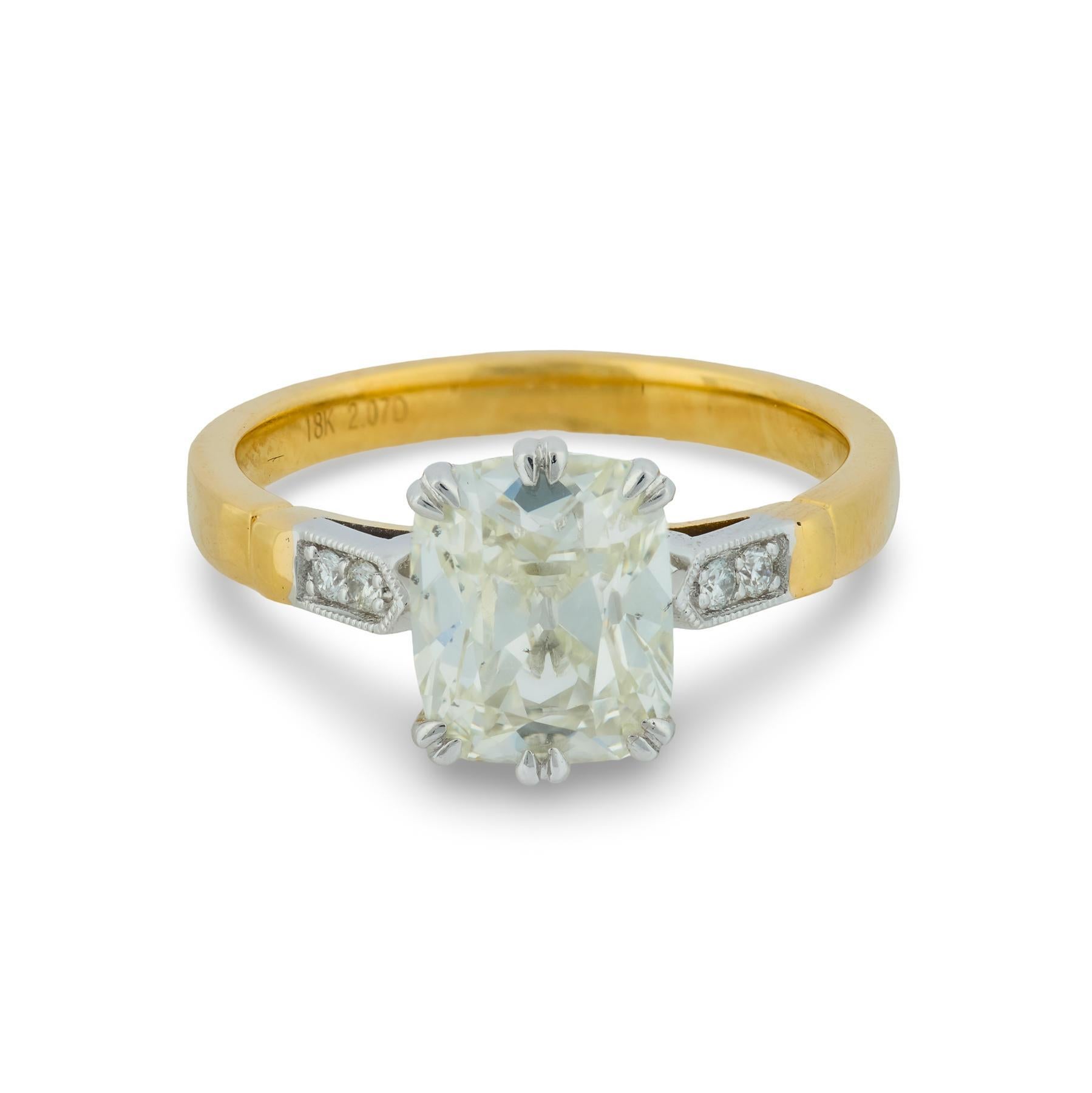 Moderne Bague de fiançailles en or 18 carats GIA 2,02 carats diamant taille mine ancienne en vente