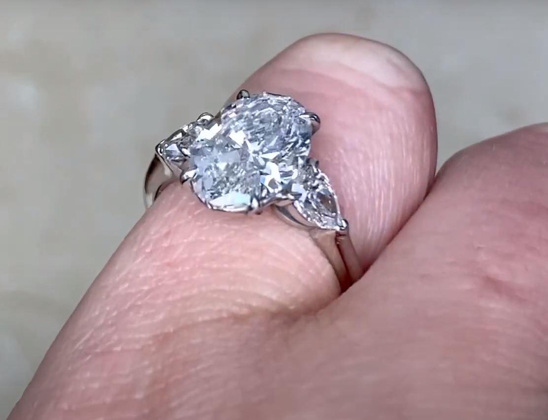 GIA 2.02ct Oval Cut Diamond Engagement Ring, D Color, Platinum For Sale 2