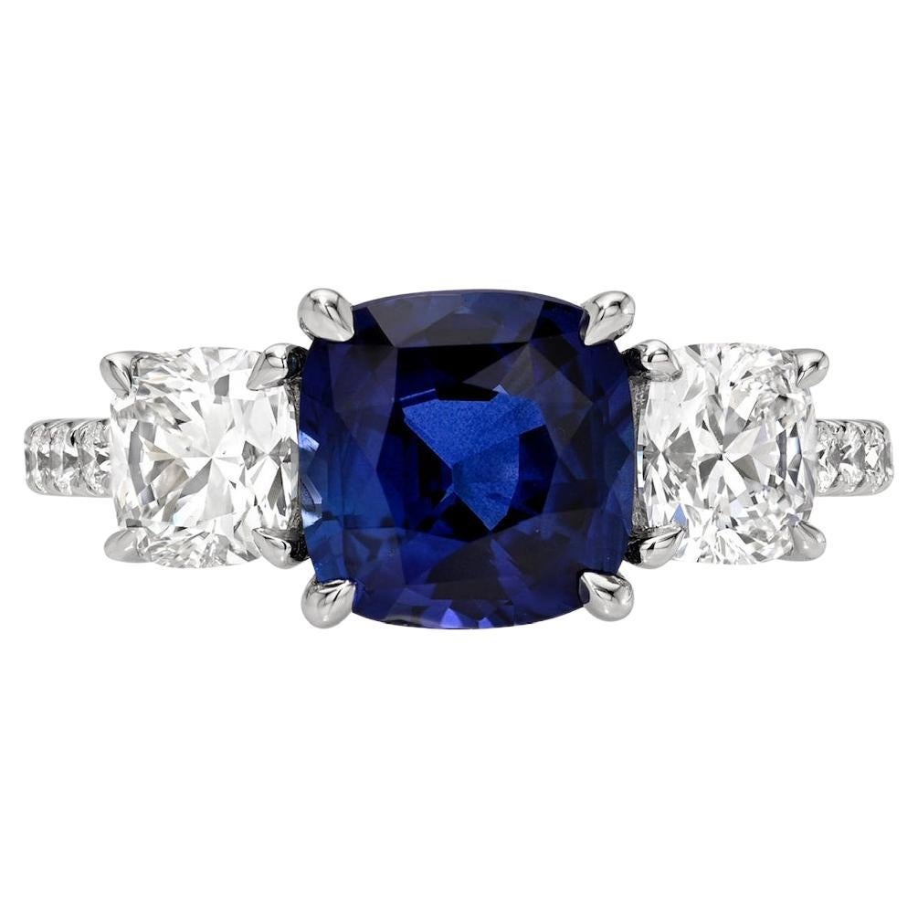 Anello di fidanzamento a cuscino con zaffiro blu reale da 2,02ct GIA in platino di Merkaba in vendita