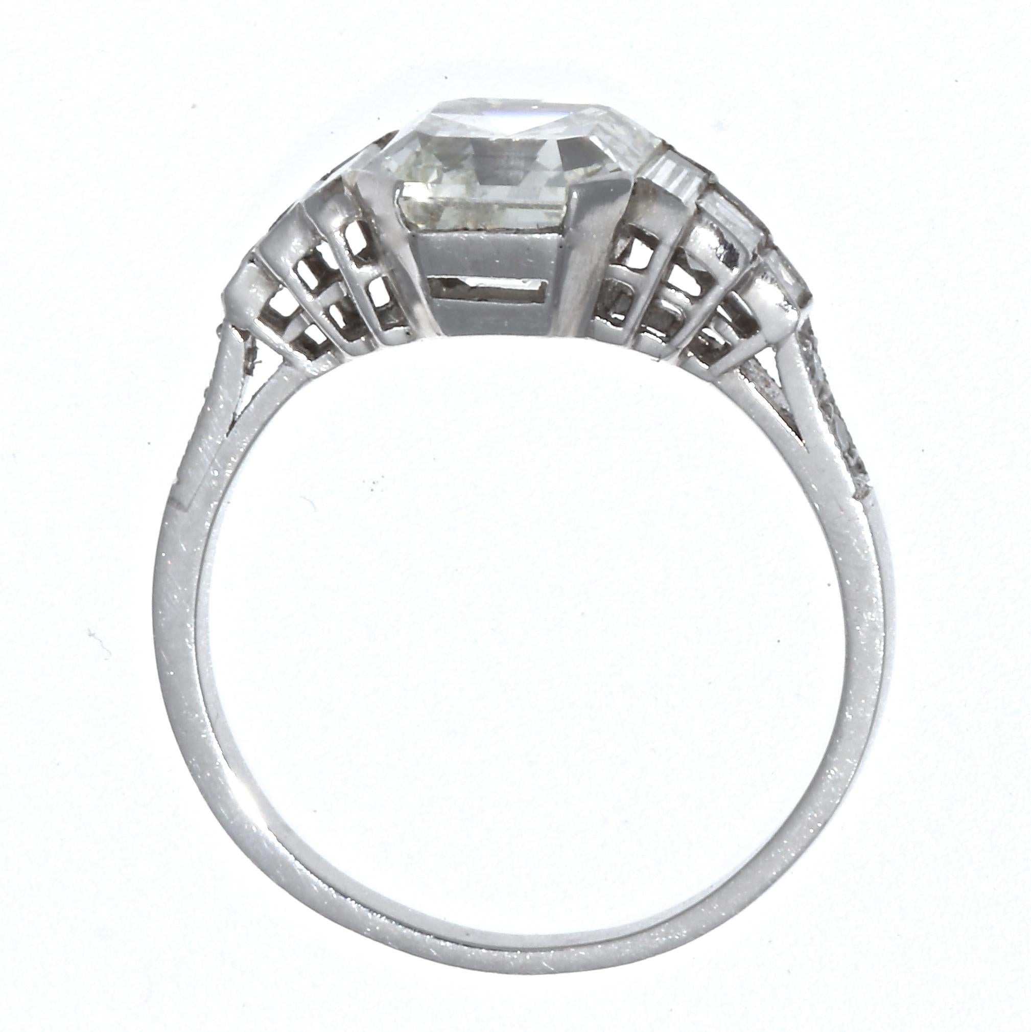 GIA 2.03 Carat Square Emerald Cut Diamond Platinum Engagement Ring In Excellent Condition In Beverly Hills, CA