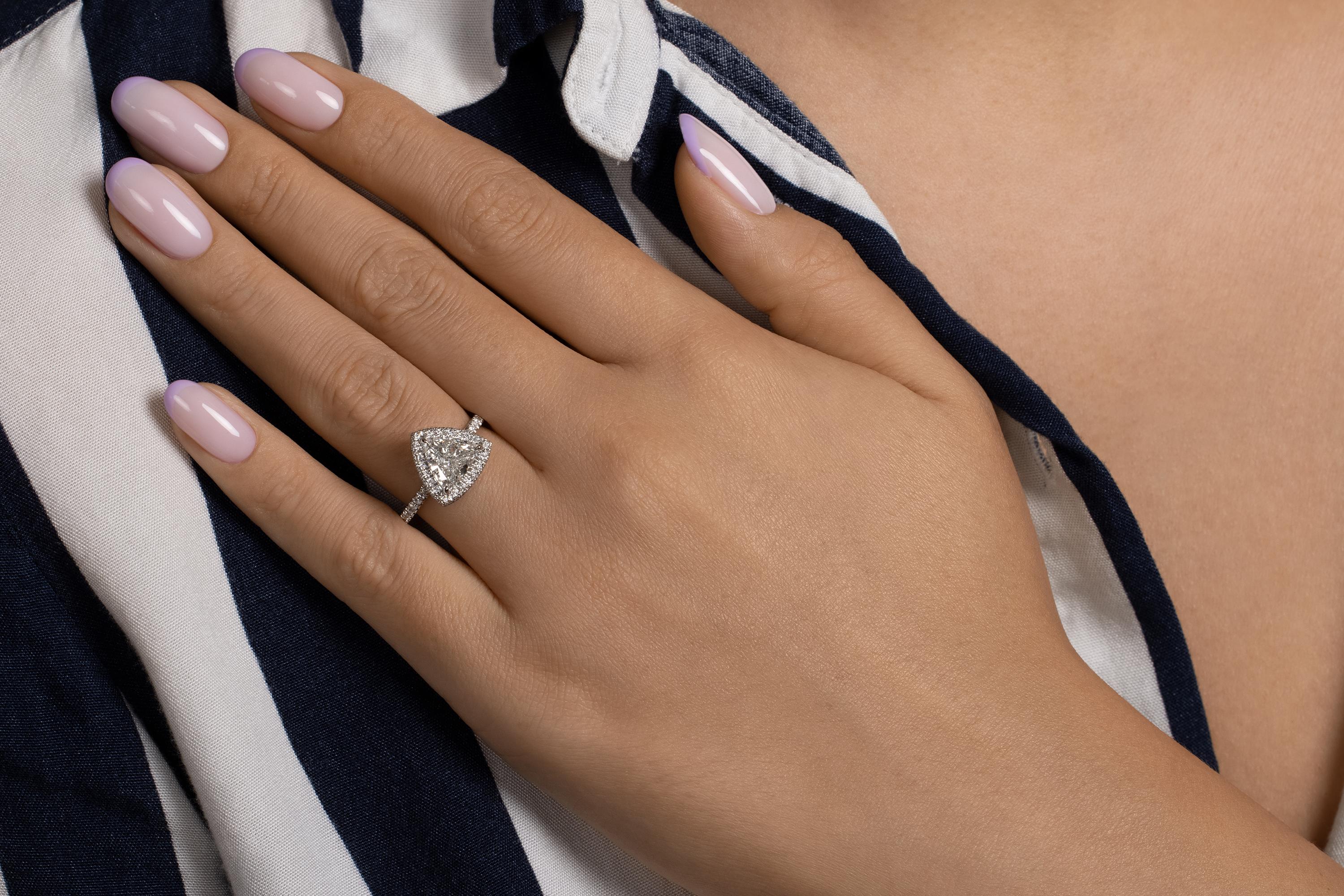 Bague de fiançailles en platine pavé de diamants double bord avec halo de diamants de 2,04 carats certifiés GIA 7