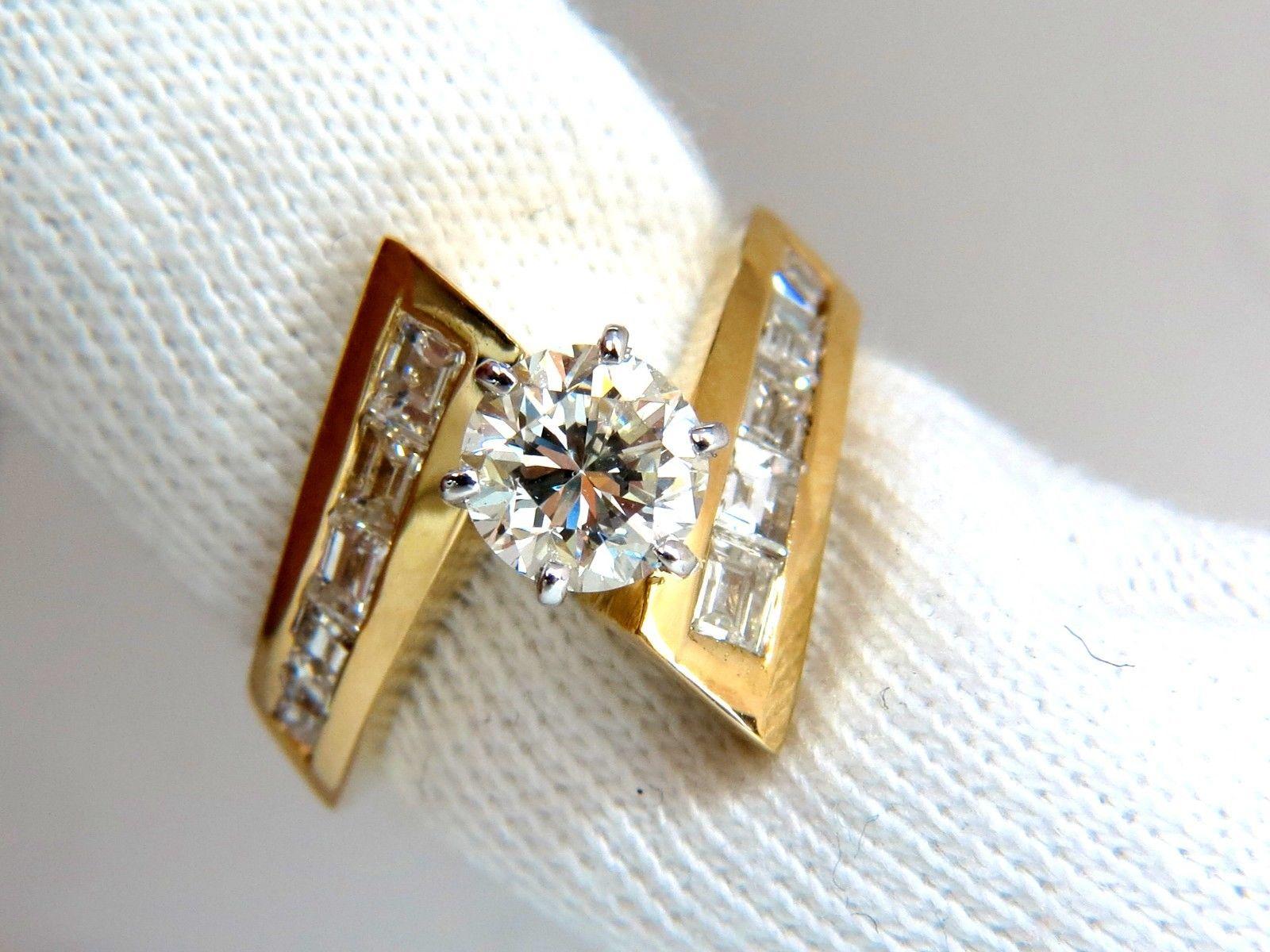 GIA 2.06 Carat Round Diamond Crossover Ring Baguettes 14 Karat VVS In New Condition For Sale In New York, NY