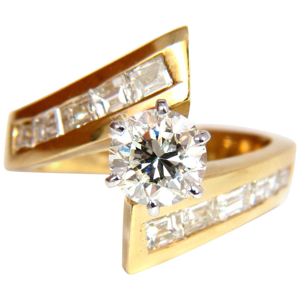 GIA 2,06 Karat runder Diamant Crossover Ring Baguettes 14 Karat VVS