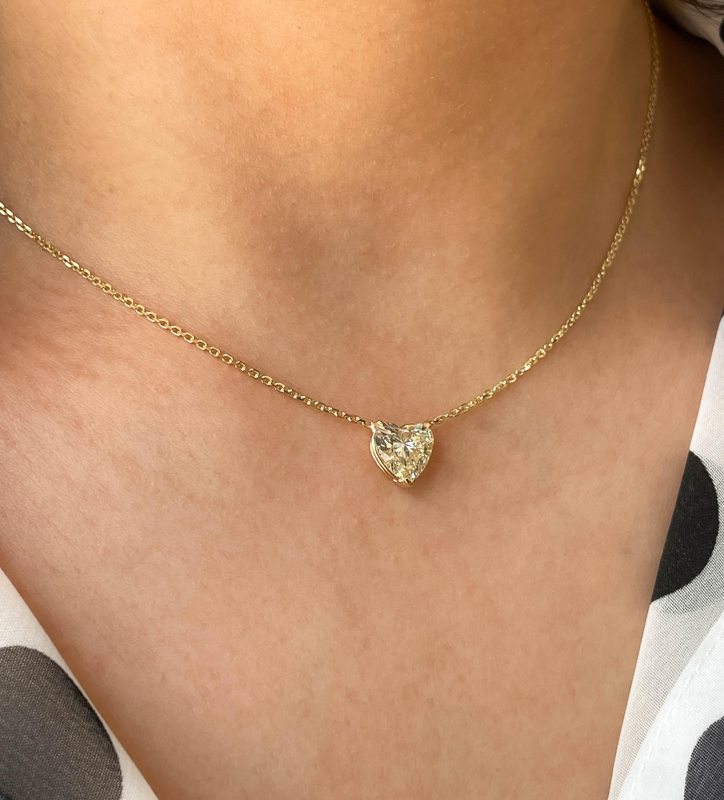 GIA 2,07ct Estate Vintage Herz-Diamant-Anhänger-Halskette aus 18K Gelbgold  im Angebot 2